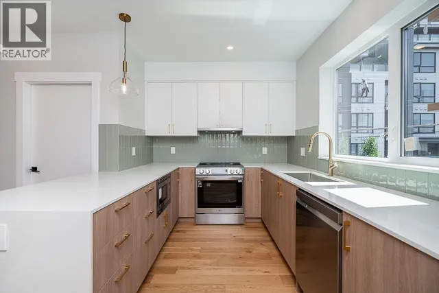 1 - 676 22ND AVENUE, Vancouver 4
