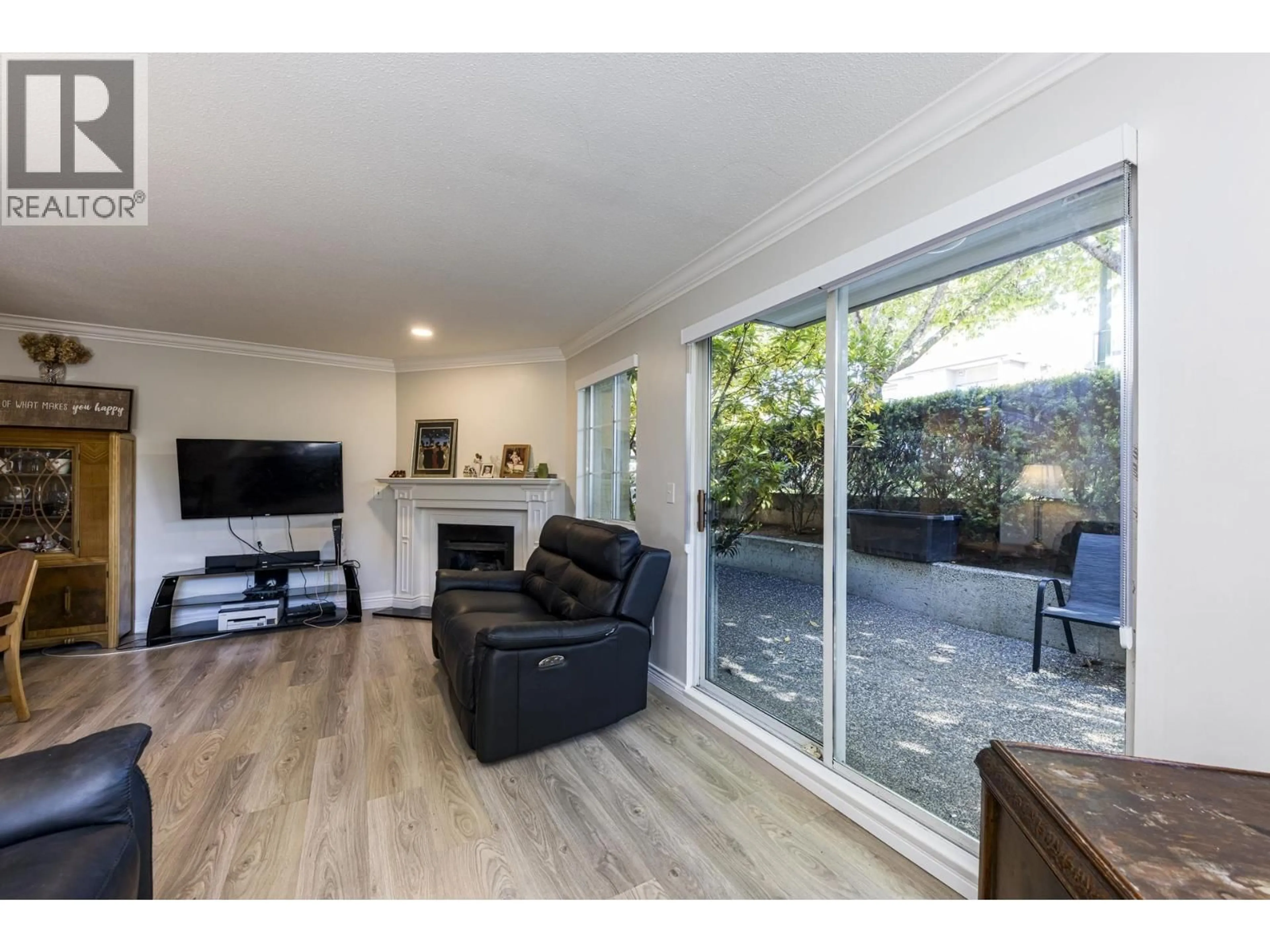 Living room with furniture, unknown for 7 - 249 4TH STREET, North Vancouver British Columbia V7L1J1