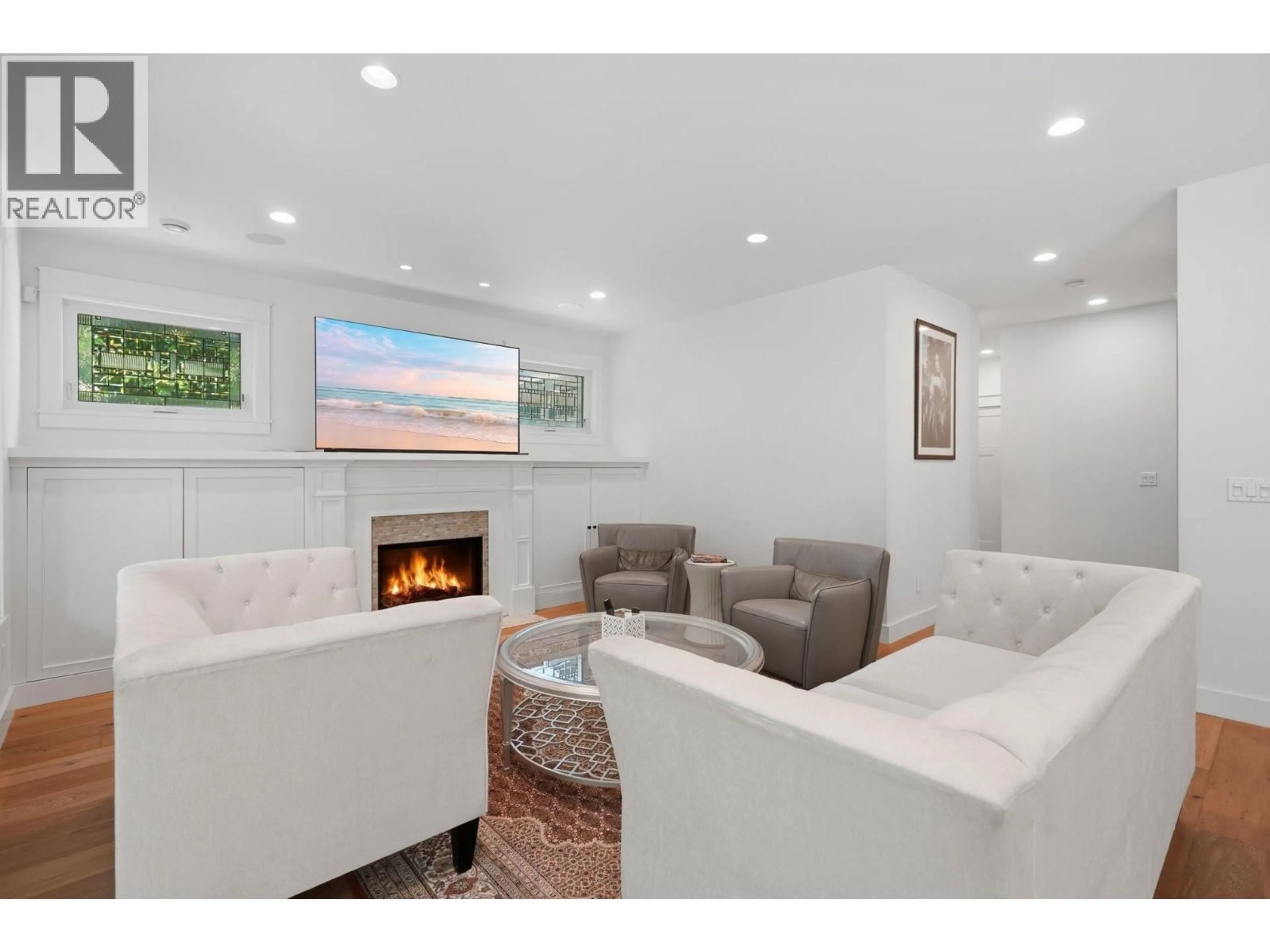 Living room with furniture, unknown for 5116 1A AVENUE, Delta British Columbia V4M1C1