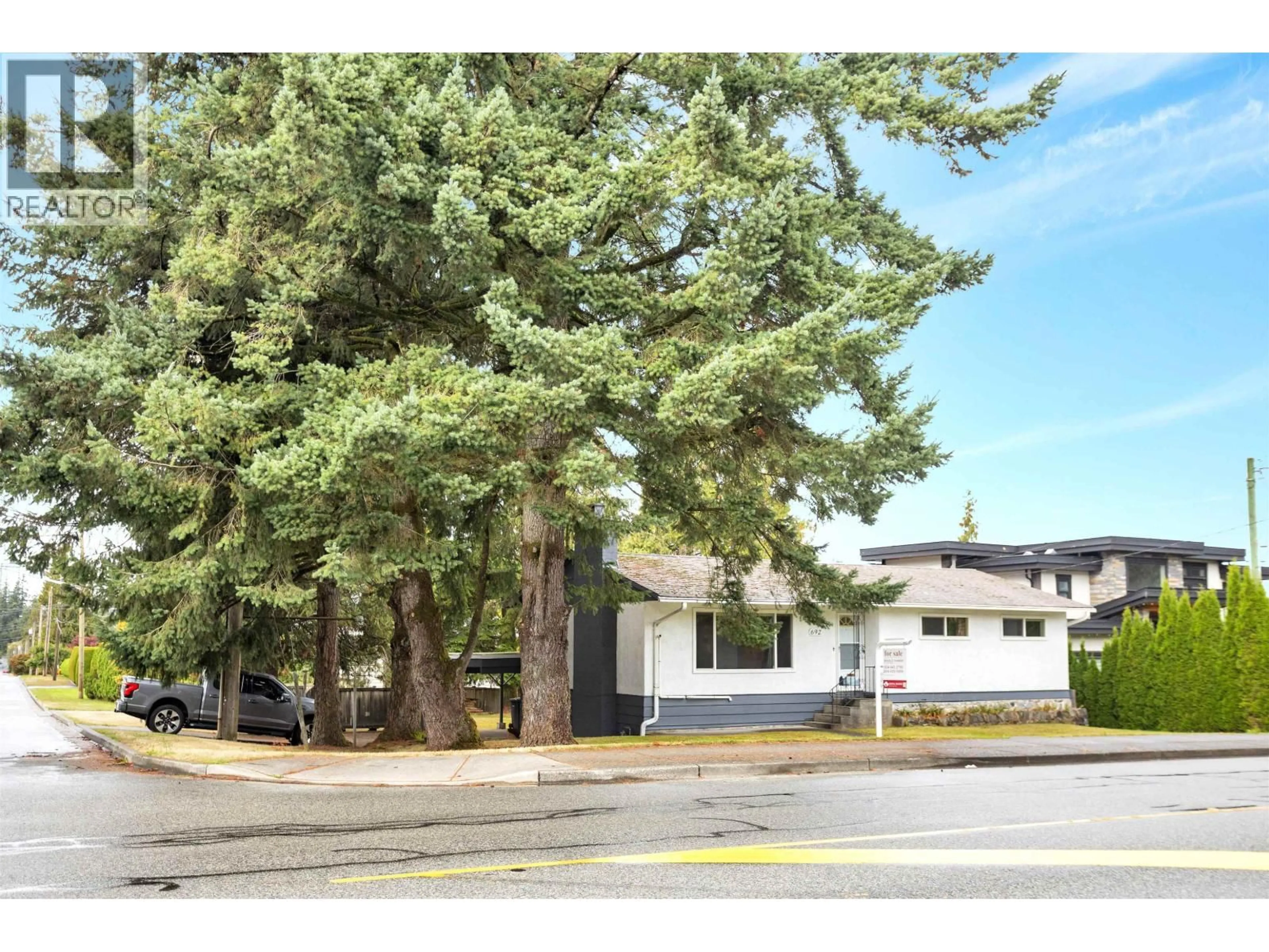 Unknown for 692 BLUE MOUNTAIN STREET, Coquitlam British Columbia V3J4R9