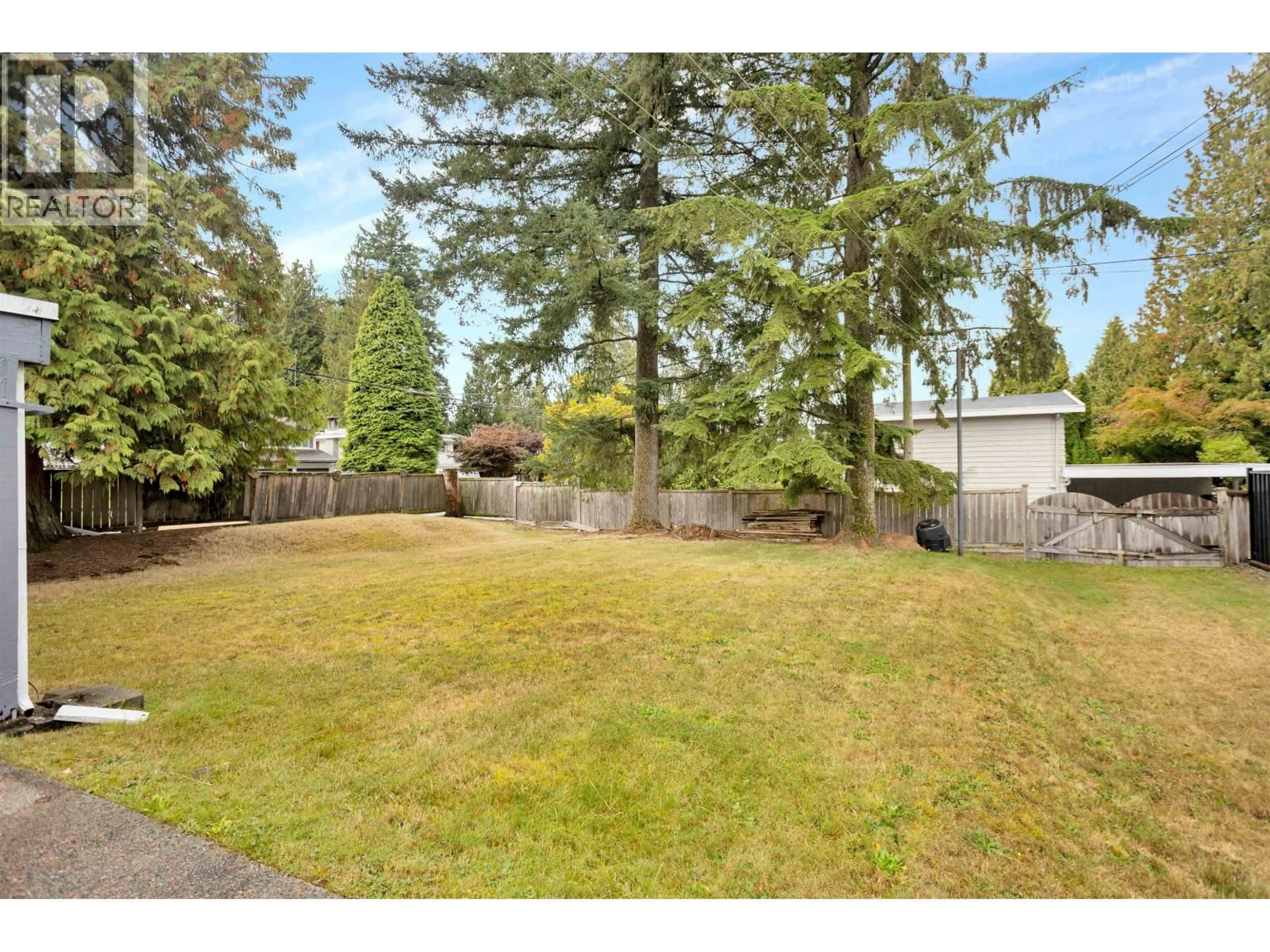 A pic from outside/outdoor area/front of a property/back of a property/a pic from drone, unknown for 692 BLUE MOUNTAIN STREET, Coquitlam British Columbia V3J4R9