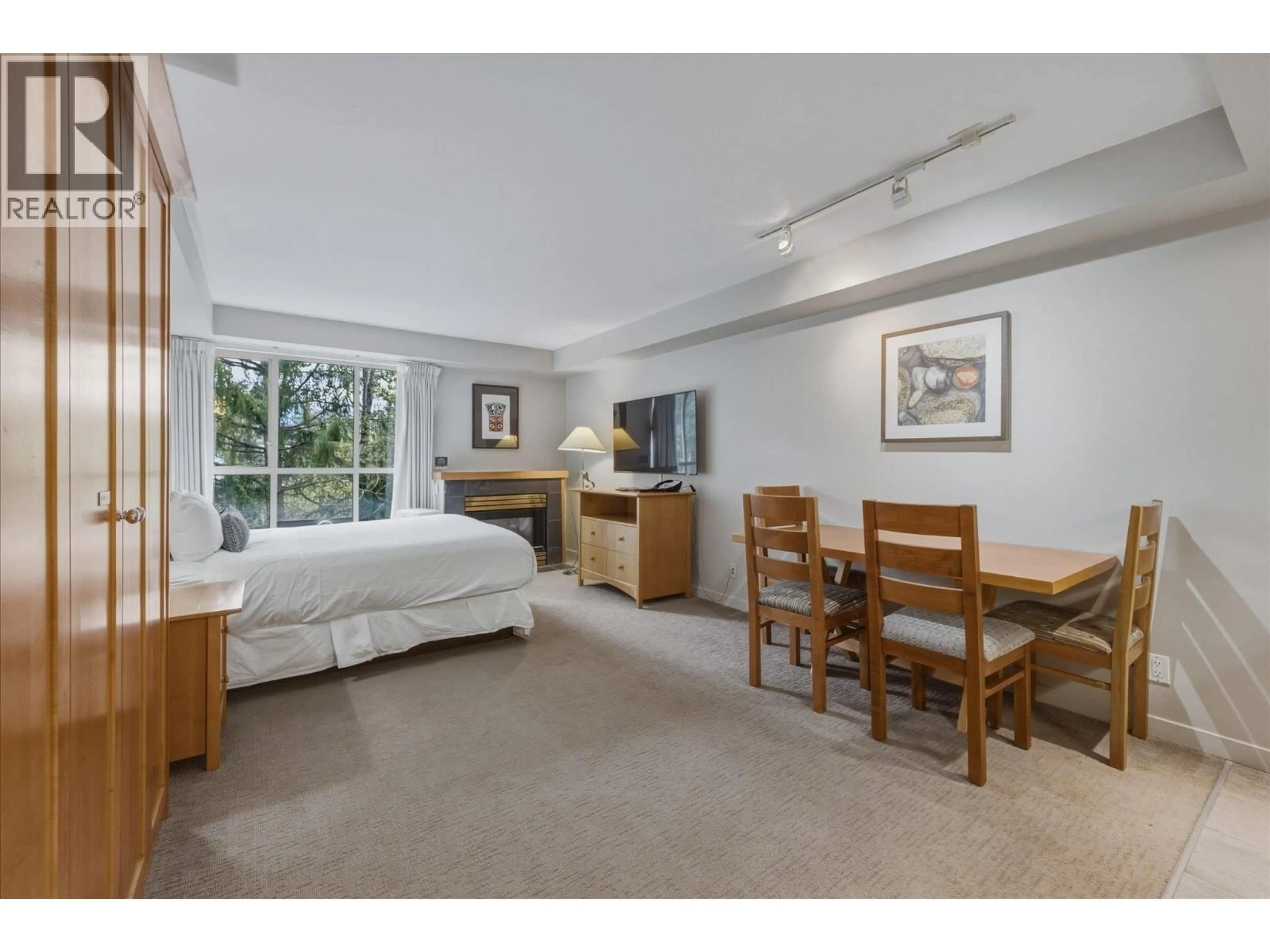 A pic of a room for 424 - 4295 BLACKCOMB WAY, Whistler British Columbia V8E0X2