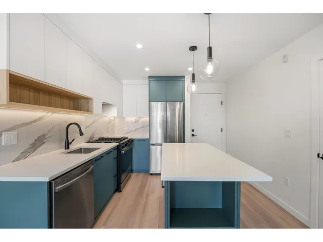 409 - 6270 GOOSEBERRY DRIVE, Surrey 2