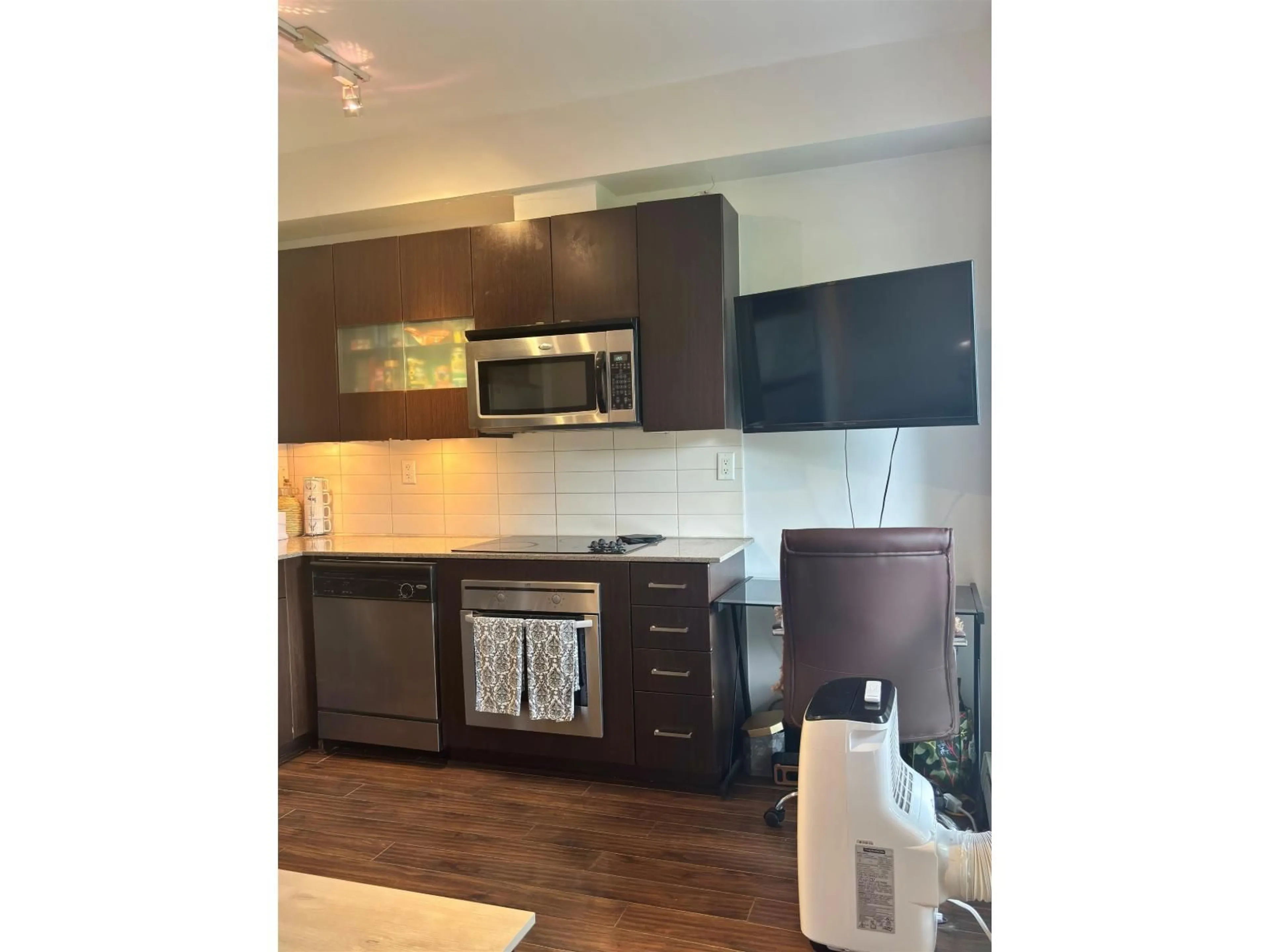 Unknown for 330 - 13321 102A AVENUE, Surrey British Columbia V3T1P6