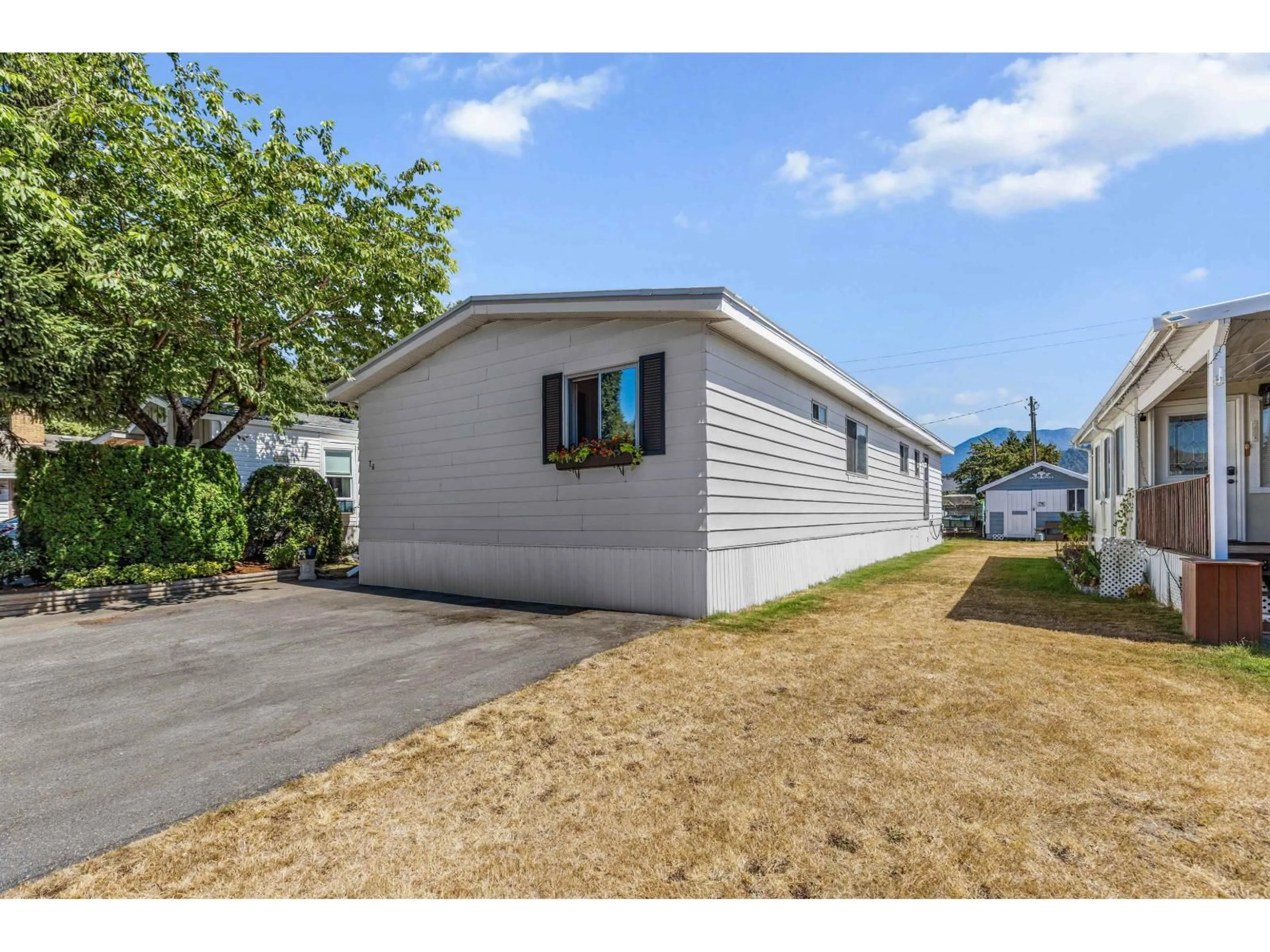 Home with vinyl exterior material, street for 76 - 45640 WATSON ROAD, Chilliwack British Columbia V2R3P8