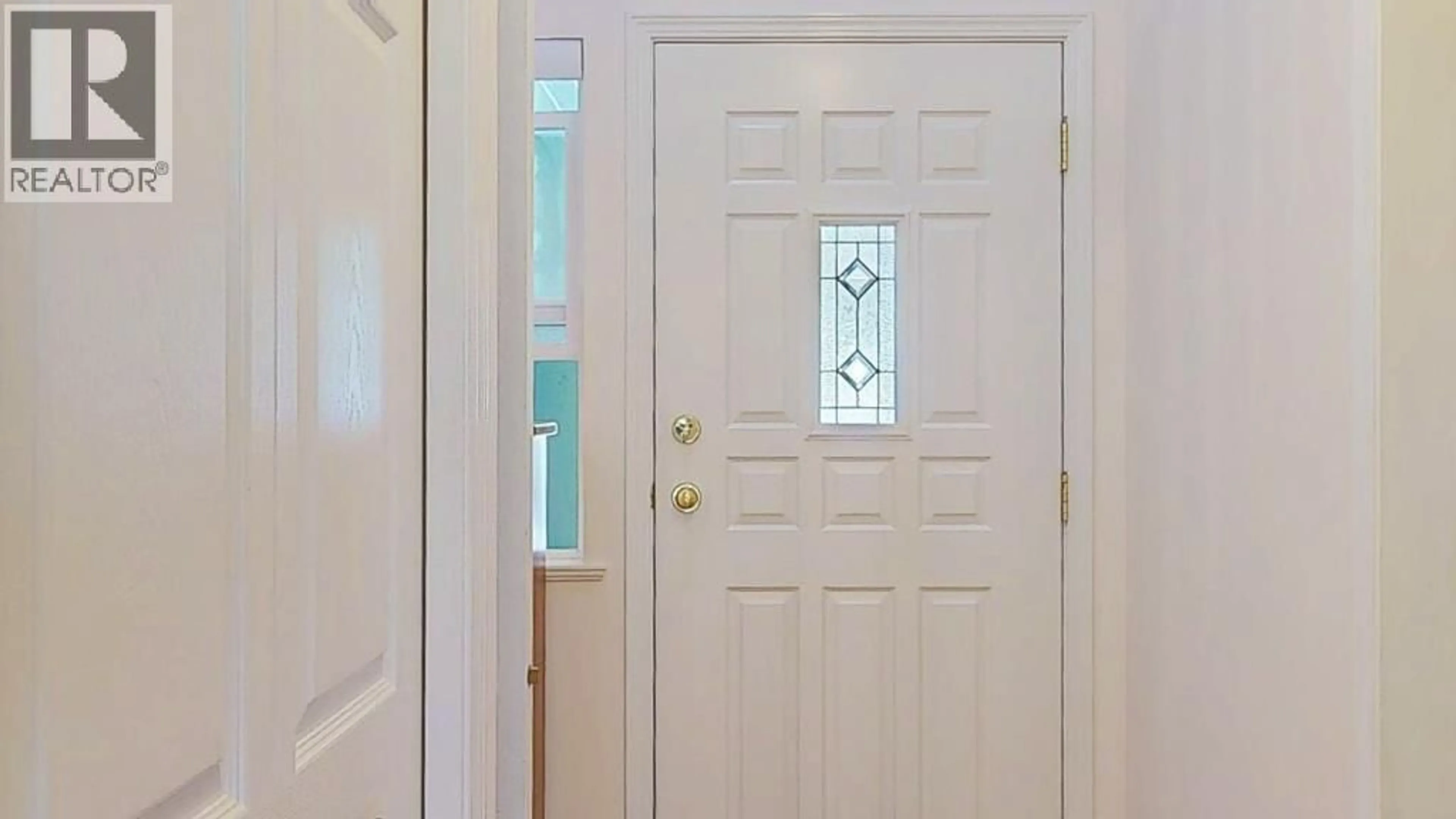 Indoor entryway for 34 - 735 PARK ROAD, Gibsons British Columbia V0N1V7