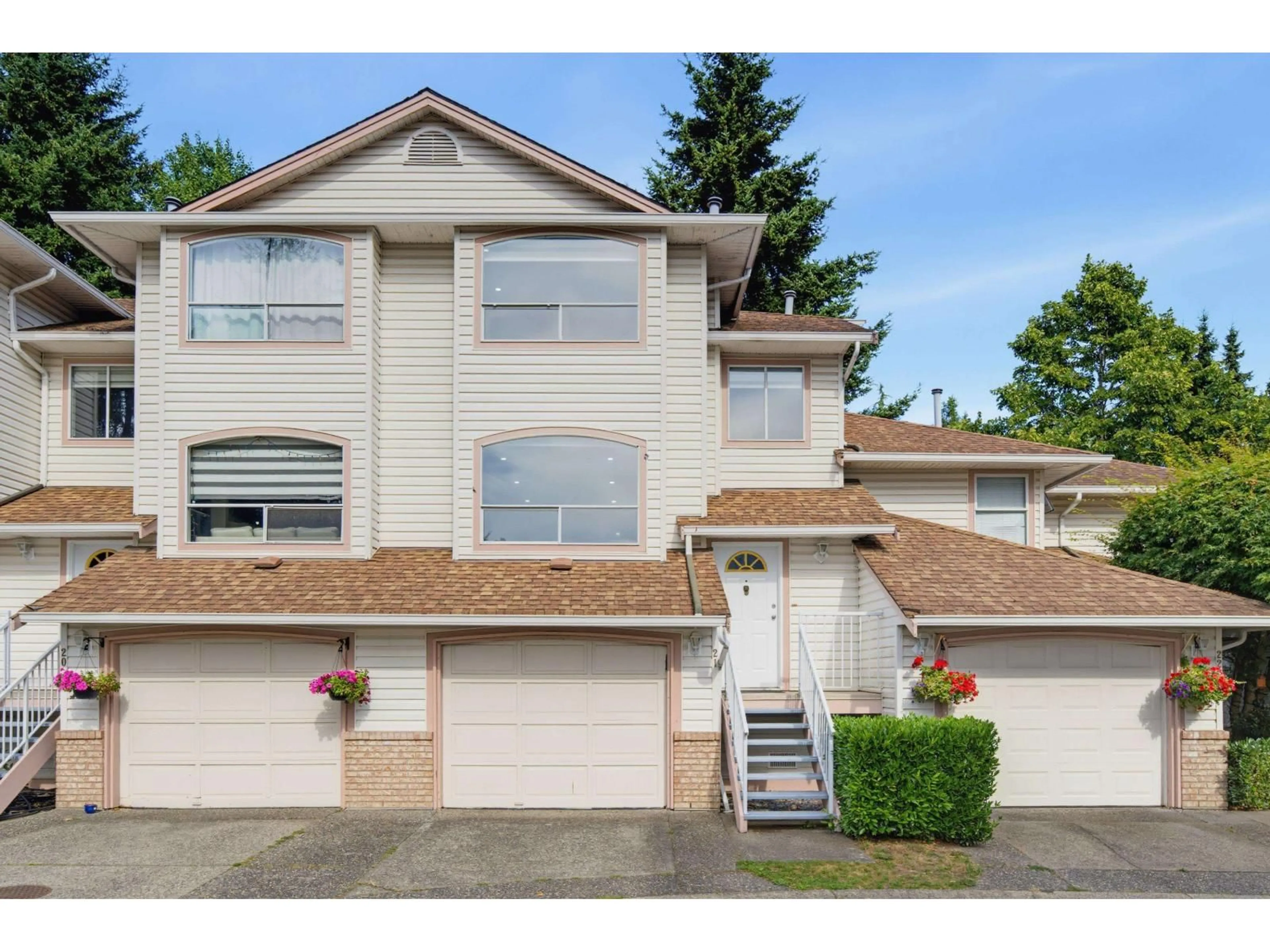 Home with vinyl exterior material, street for 21 - 7140 132 STREET, Surrey British Columbia V3W1J5