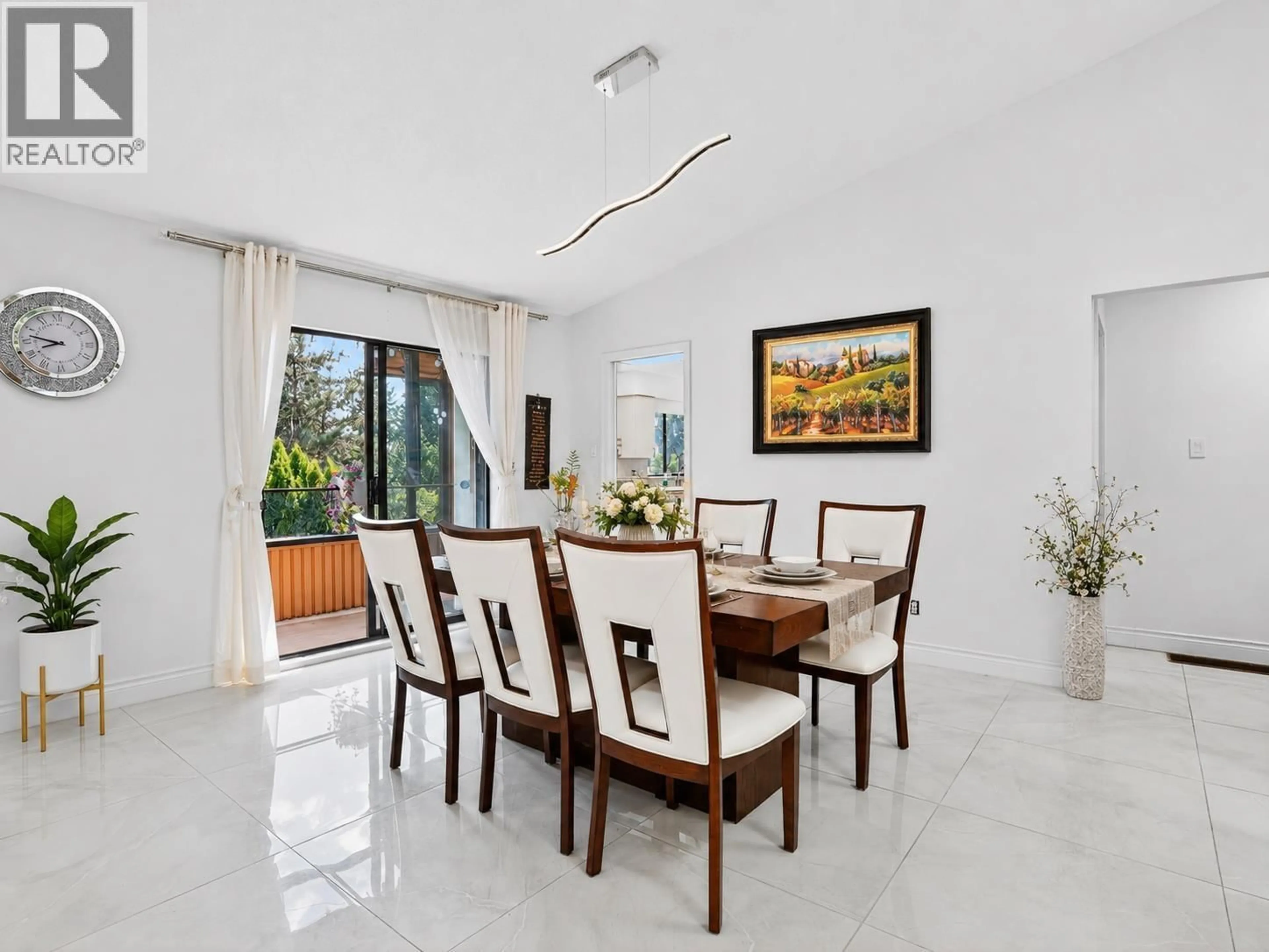 Dining room, ceramic/tile floor for 2940 DRESDEN WAY, North Vancouver British Columbia V7H1P6