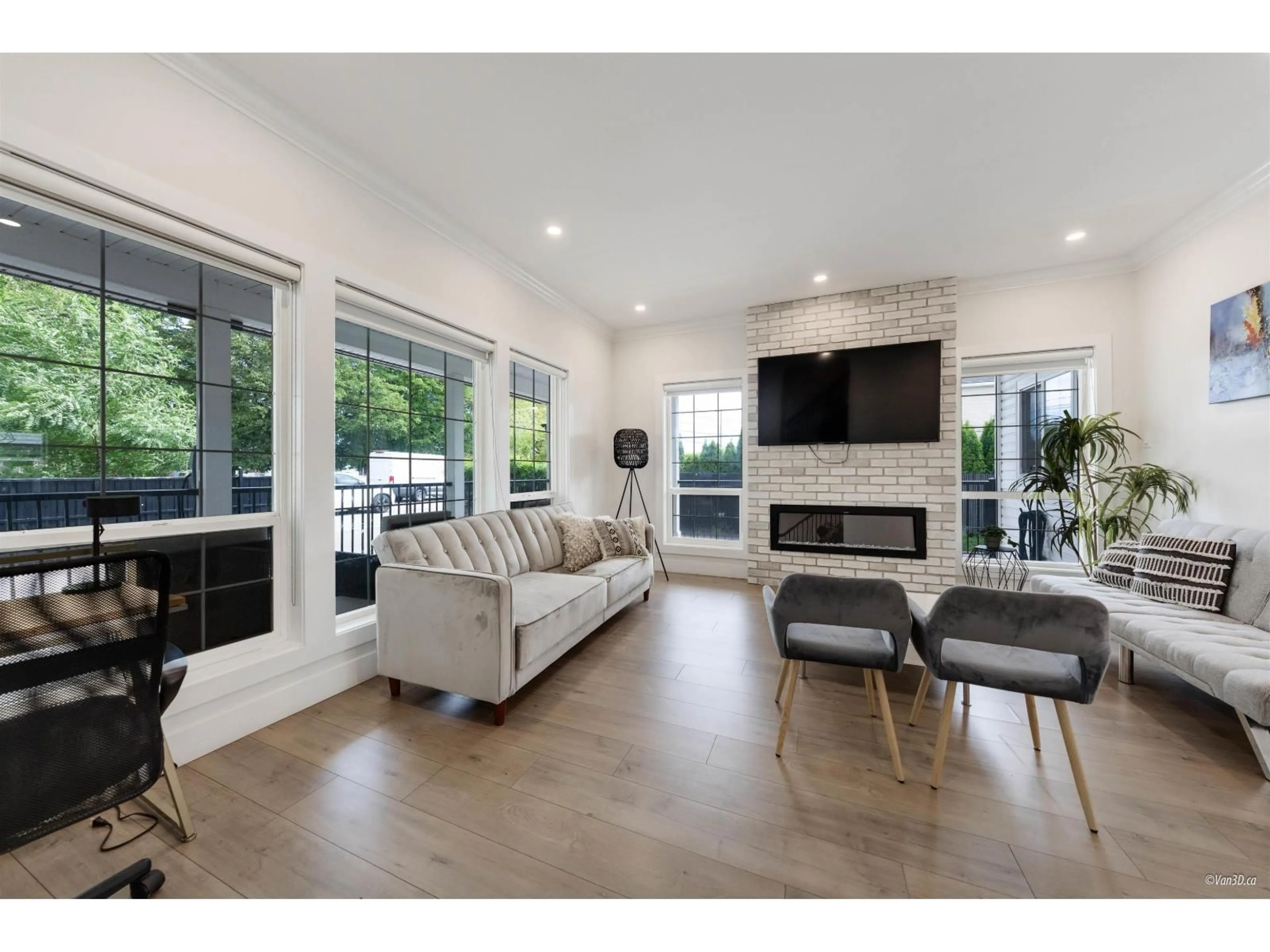 Living room with furniture, unknown for 6709 216 STREET, Langley British Columbia V2Y0W9