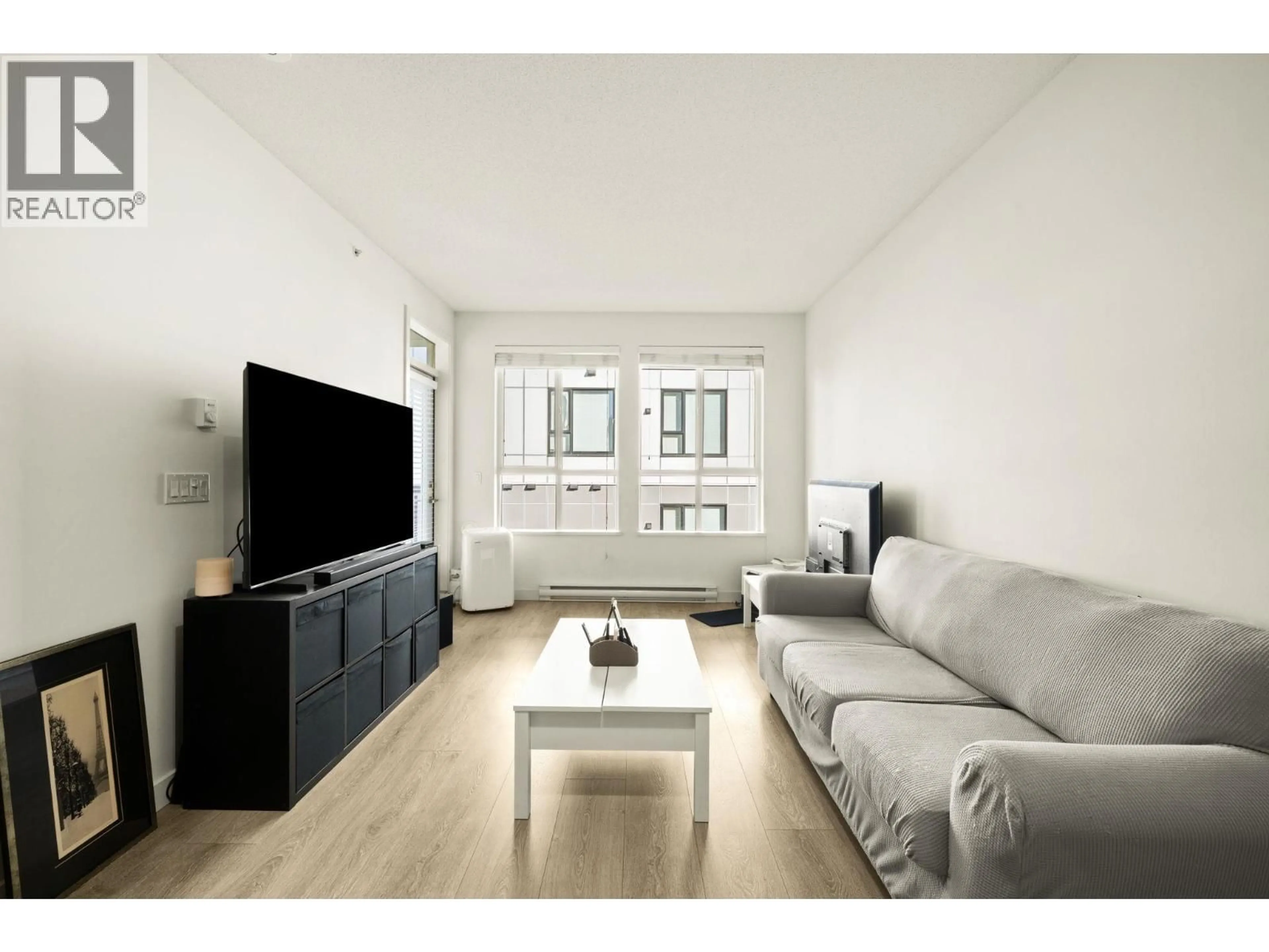 Living room with furniture, unknown for 412 - 611 REGAN AVENUE, Coquitlam British Columbia V3J0E5