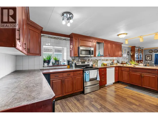4016 DIAMOND DRIVE, Prince George 3