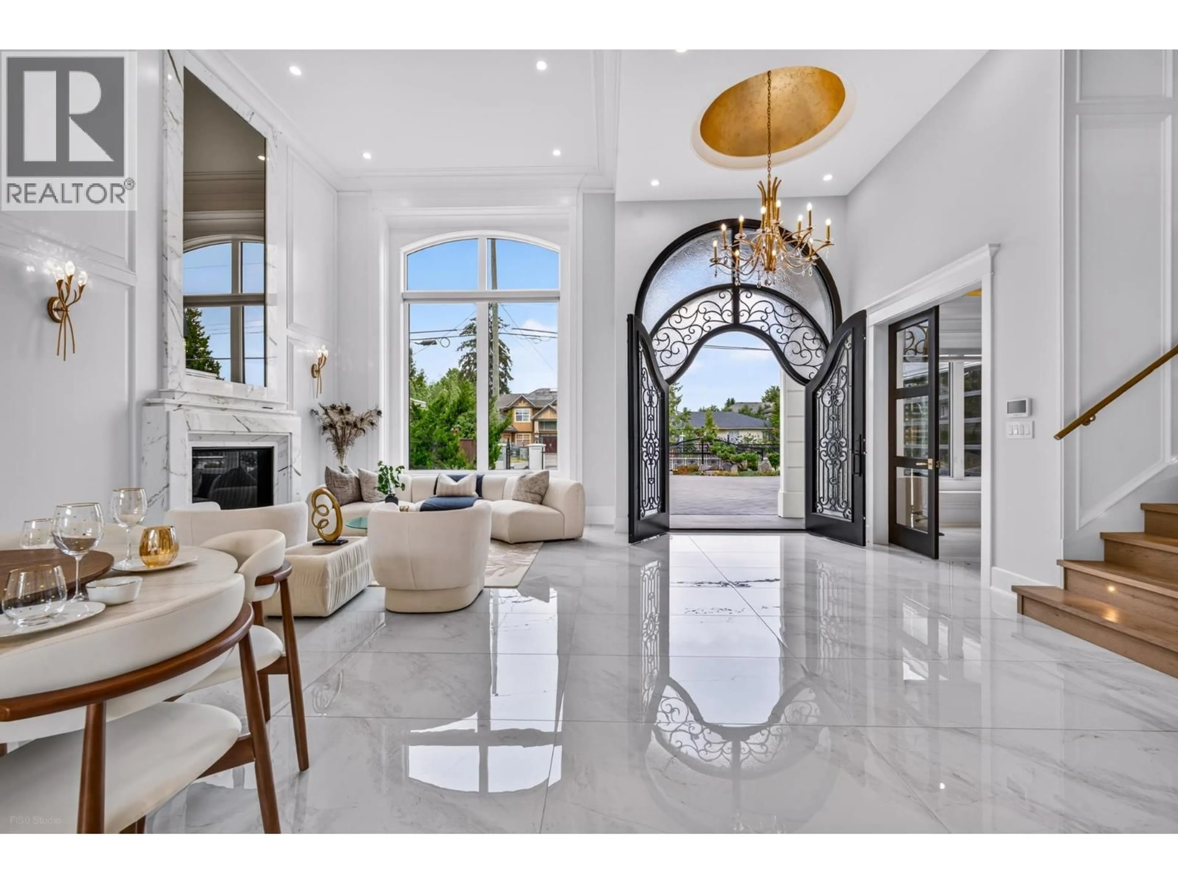 Indoor entryway for 8480 MOWBRAY ROAD, Richmond British Columbia V7A2B7