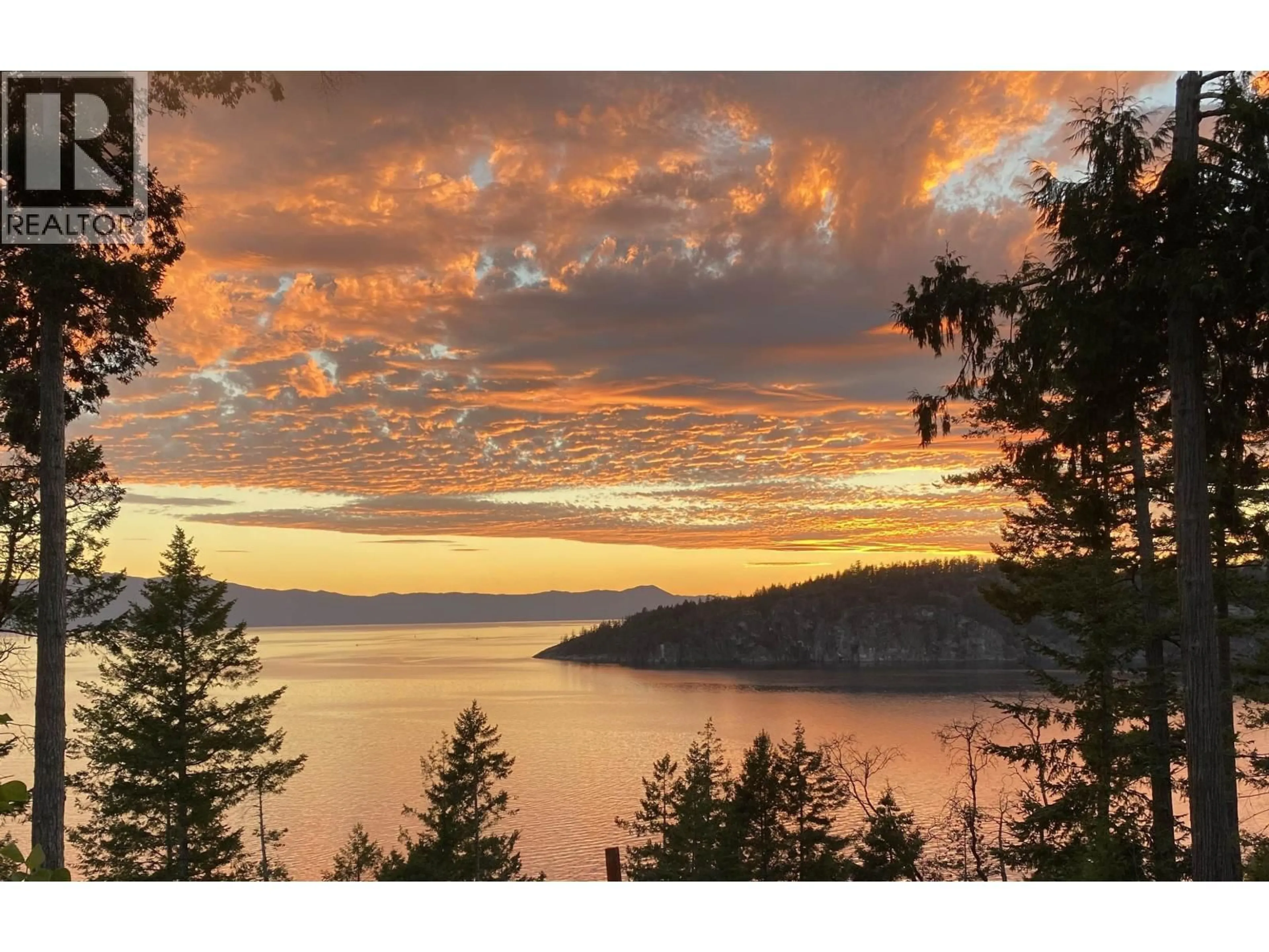 Blurry image for 13543 SAKINAW DRIVE, Garden Bay British Columbia V0N1S1
