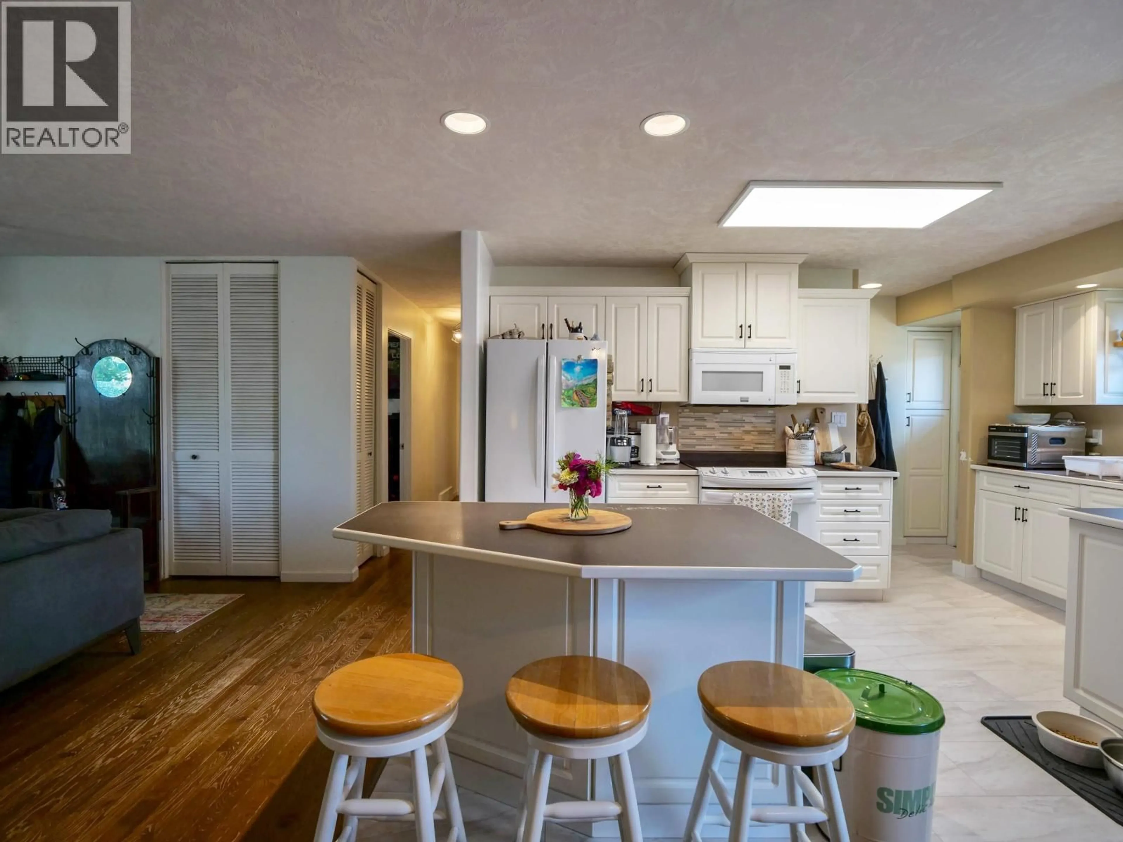 Open concept kitchen, unknown for 1291 PICARD AVENUE, Quesnel British Columbia V2J1P8