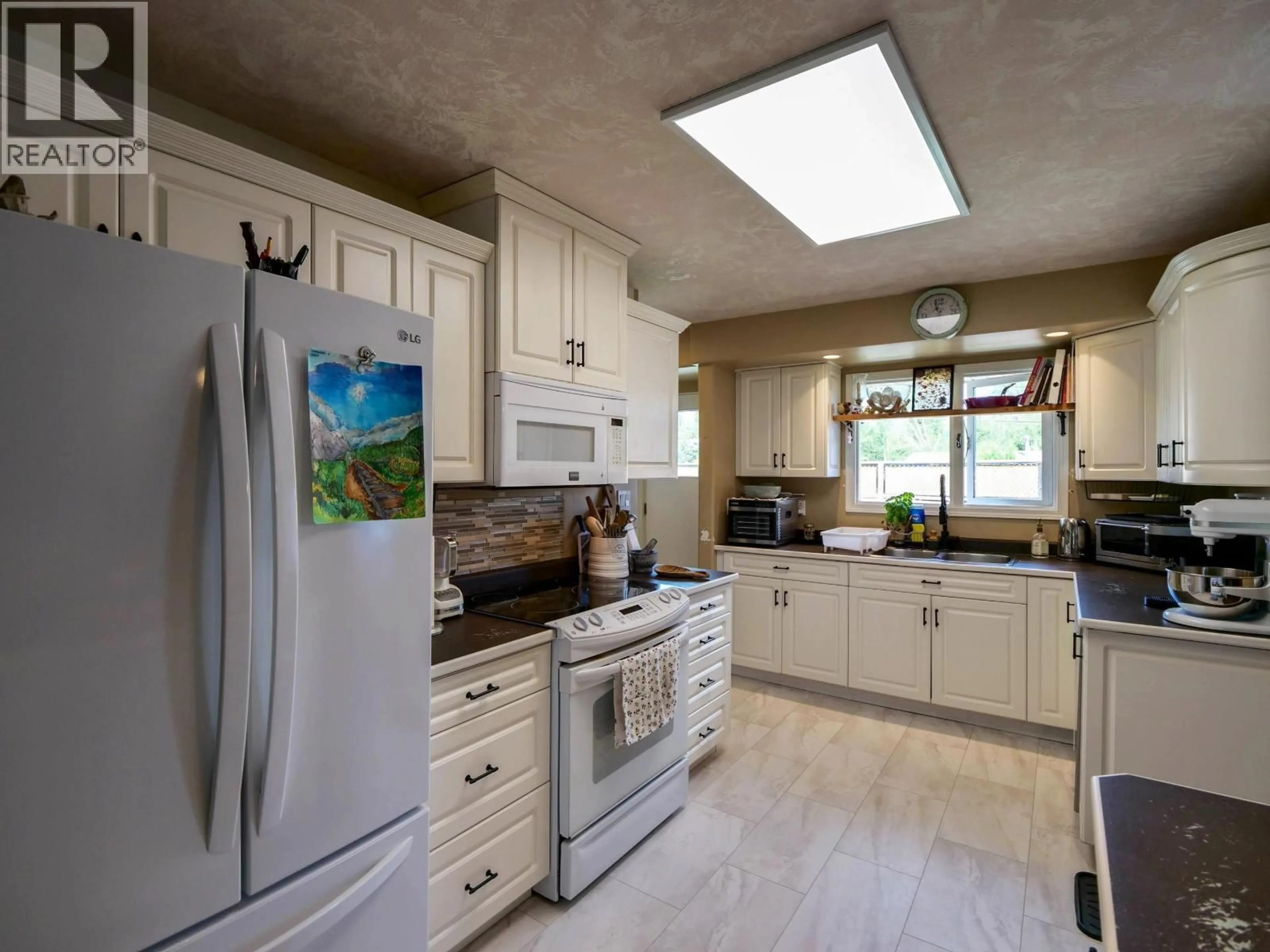 Open concept kitchen, unknown for 1291 PICARD AVENUE, Quesnel British Columbia V2J1P8