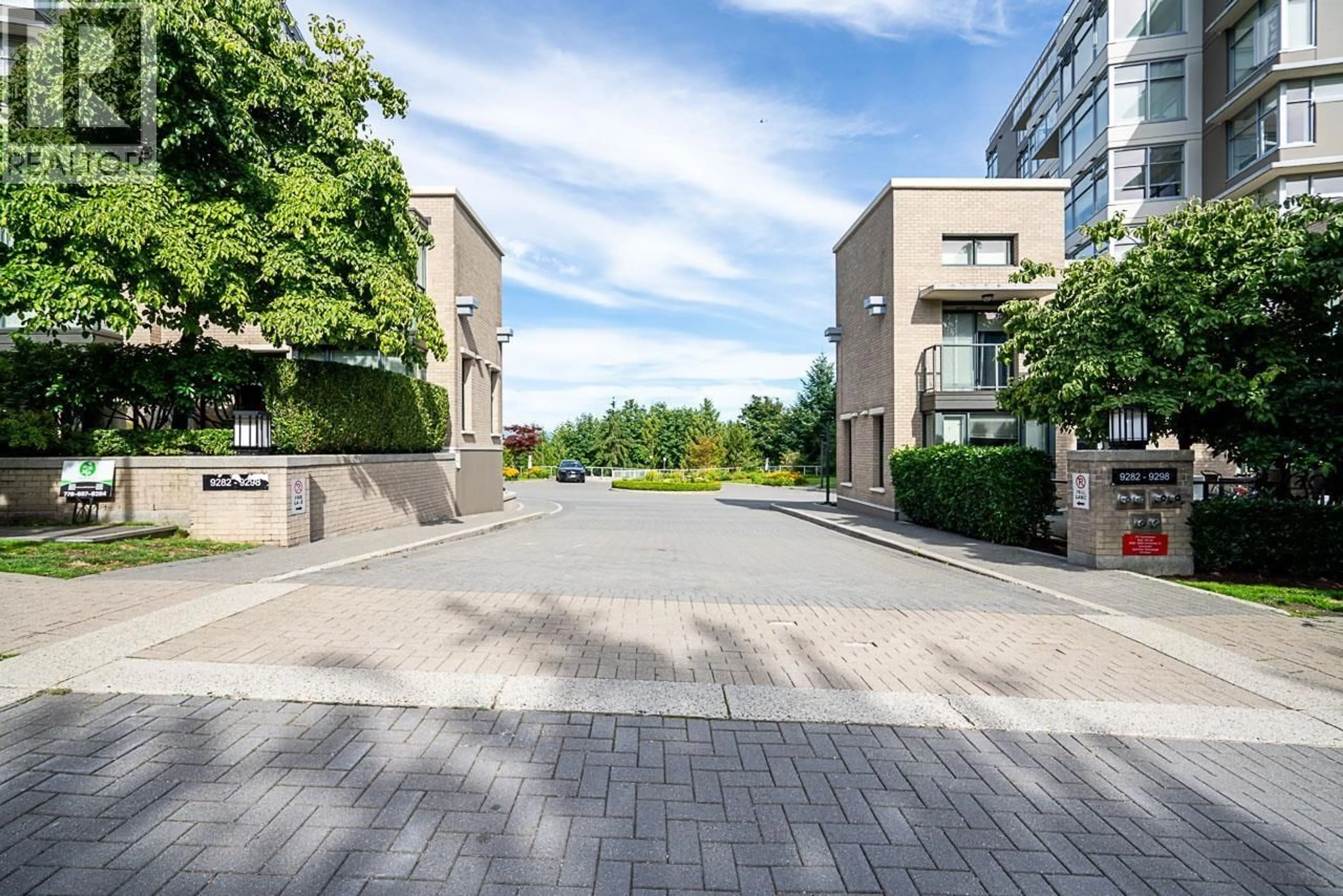 Patio, street for 501 - 9298 UNIVERSITY CRESCENT, Burnaby British Columbia V5A4X8