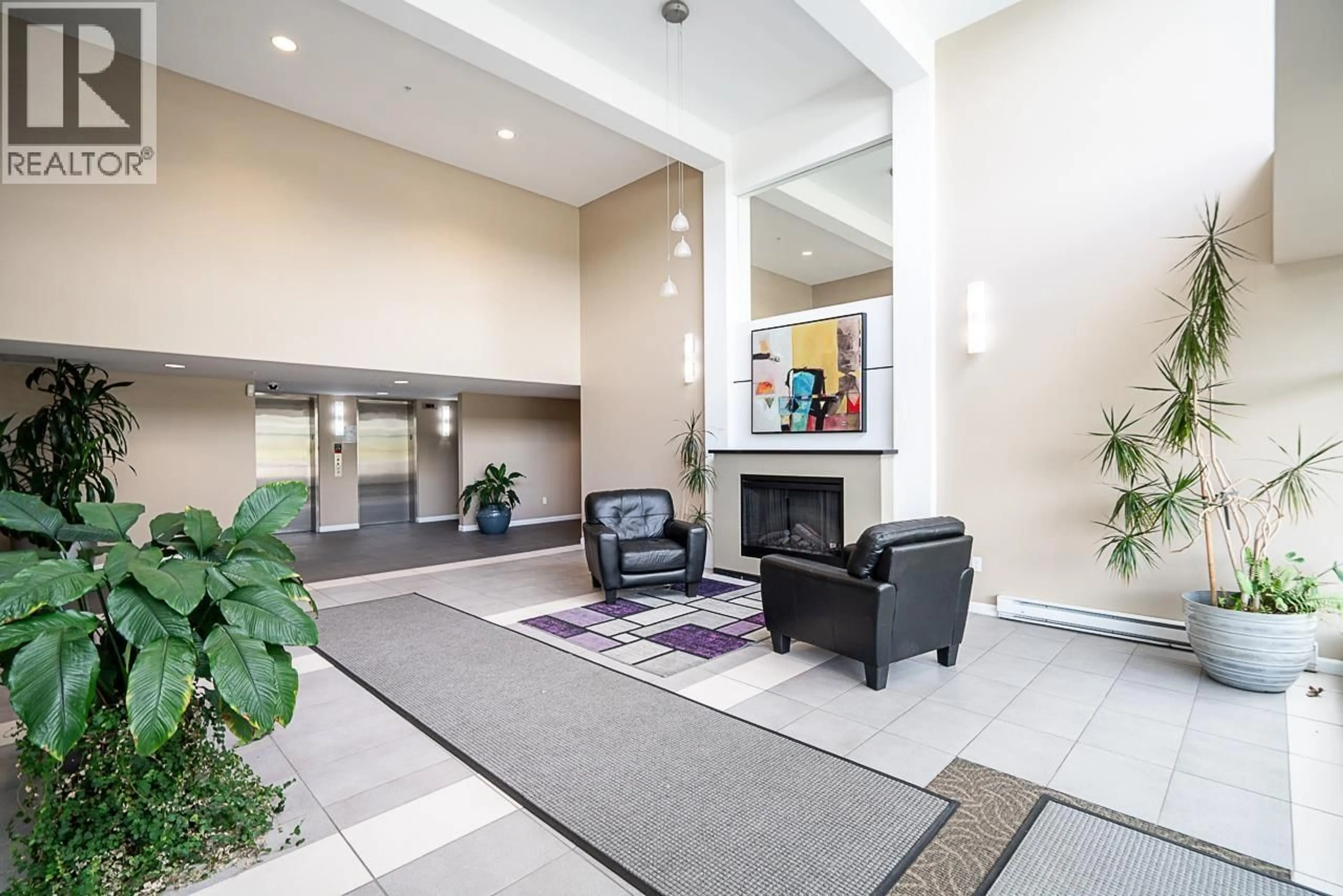 Lobby for 501 - 9298 UNIVERSITY CRESCENT, Burnaby British Columbia V5A4X8