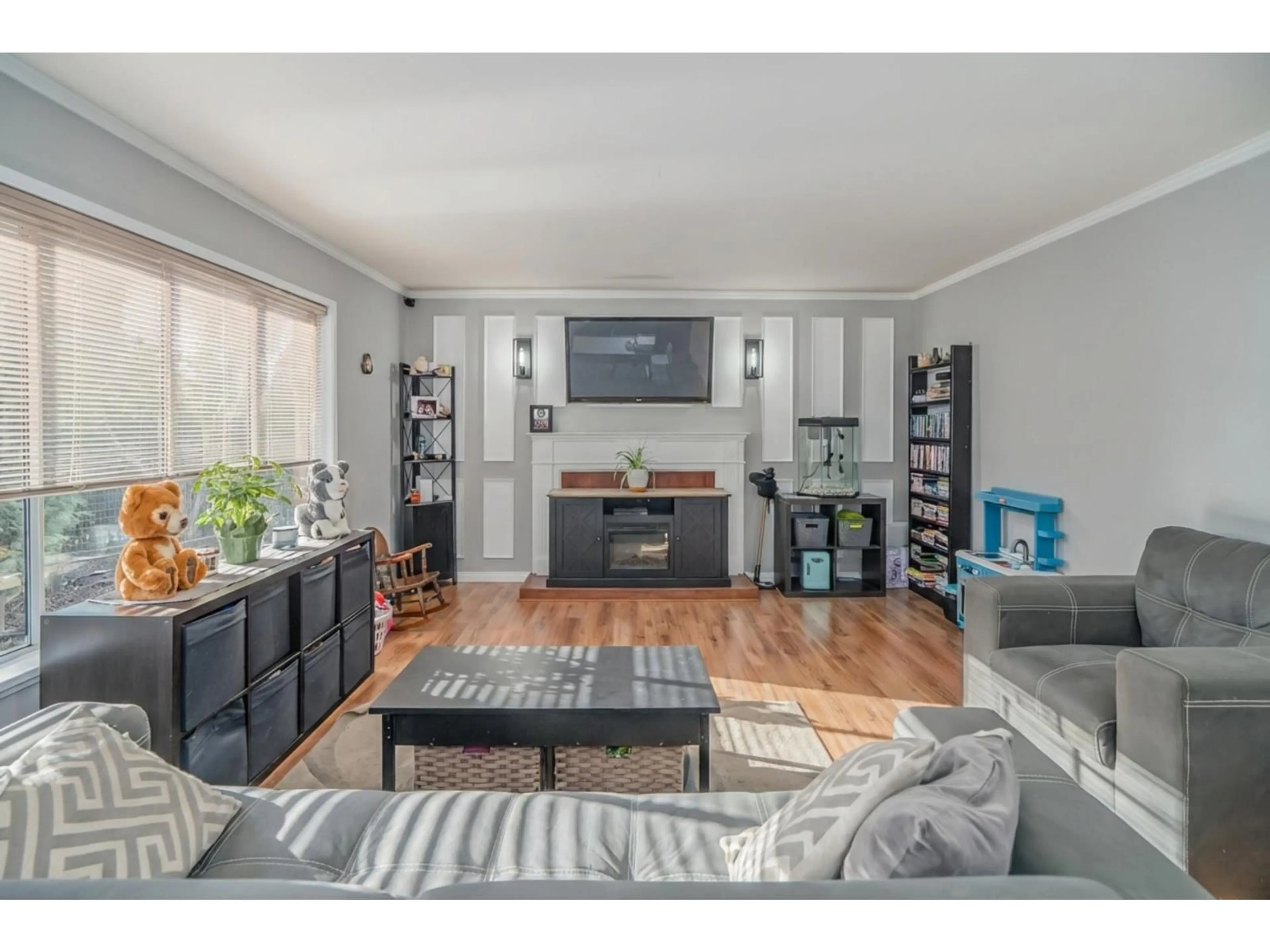 Living room with furniture, wood/laminate floor for 3001 266B STREET, Langley British Columbia V4W3B7