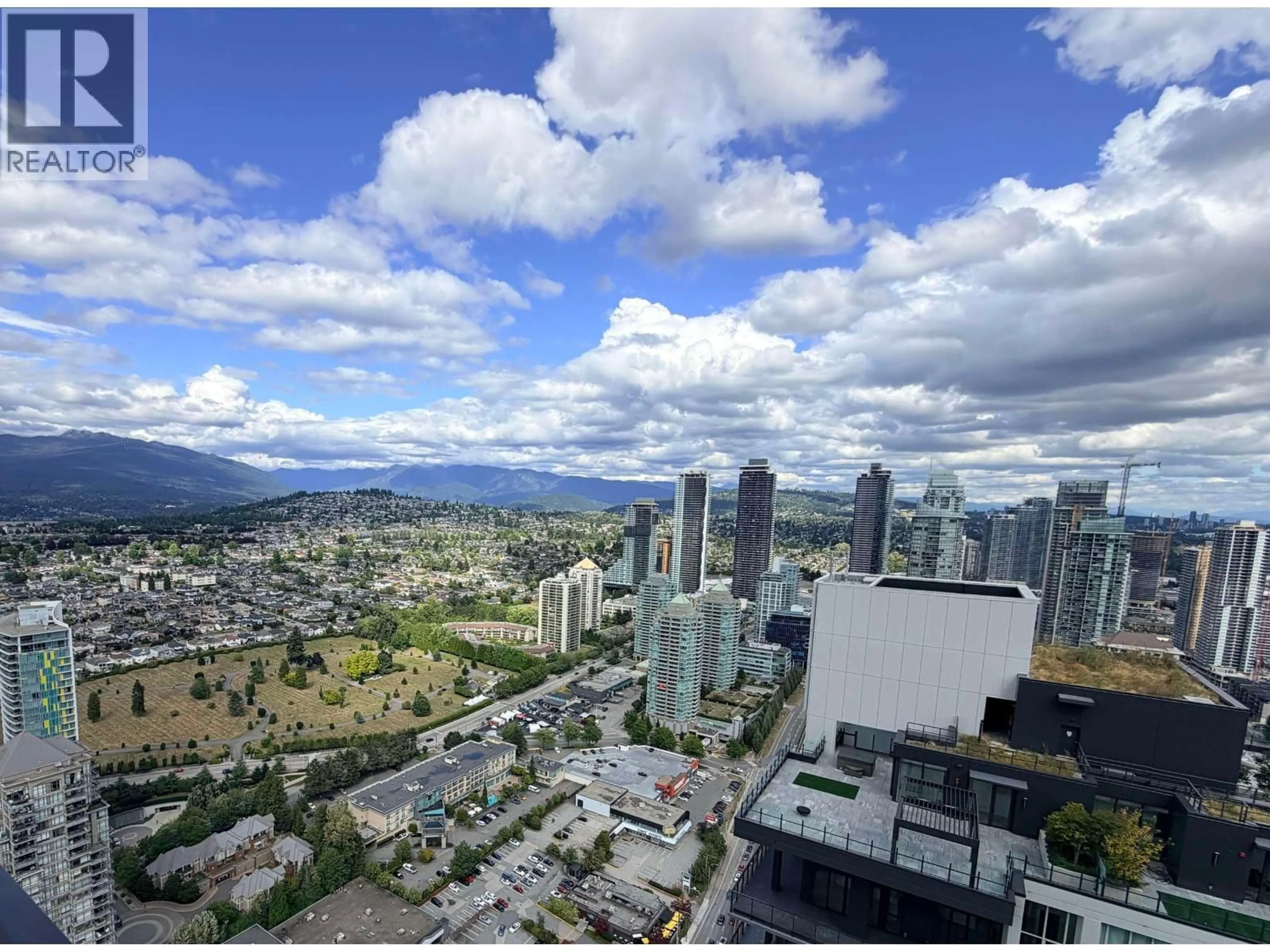 A pic from outside/outdoor area/front of a property/back of a property/a pic from drone, city buildings view from balcony for 5101 - 2108 GILMORE AVENUE, Burnaby British Columbia V5C0N8
