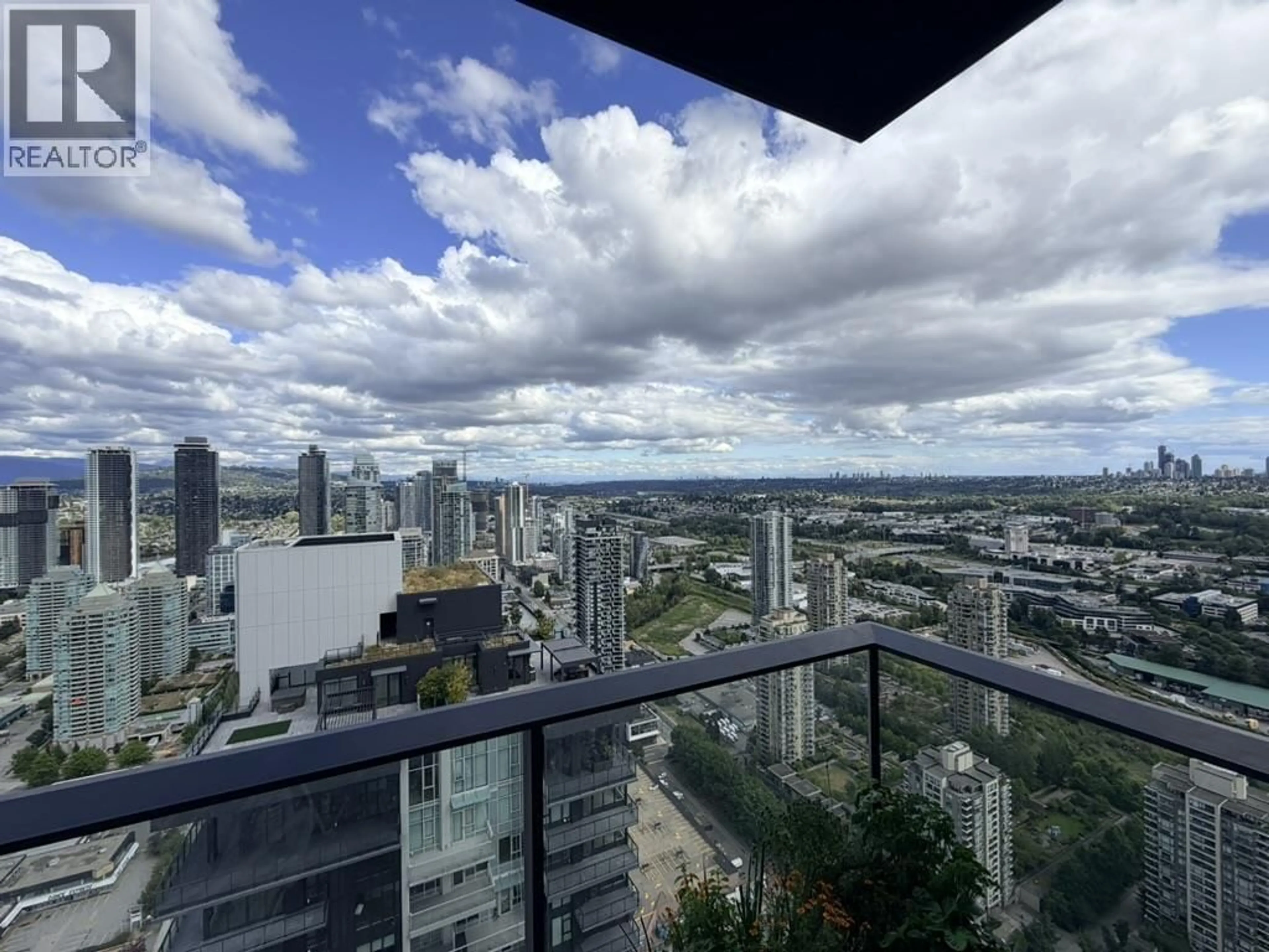 Unknown for 5101 - 2108 GILMORE AVENUE, Burnaby British Columbia V5C0N8