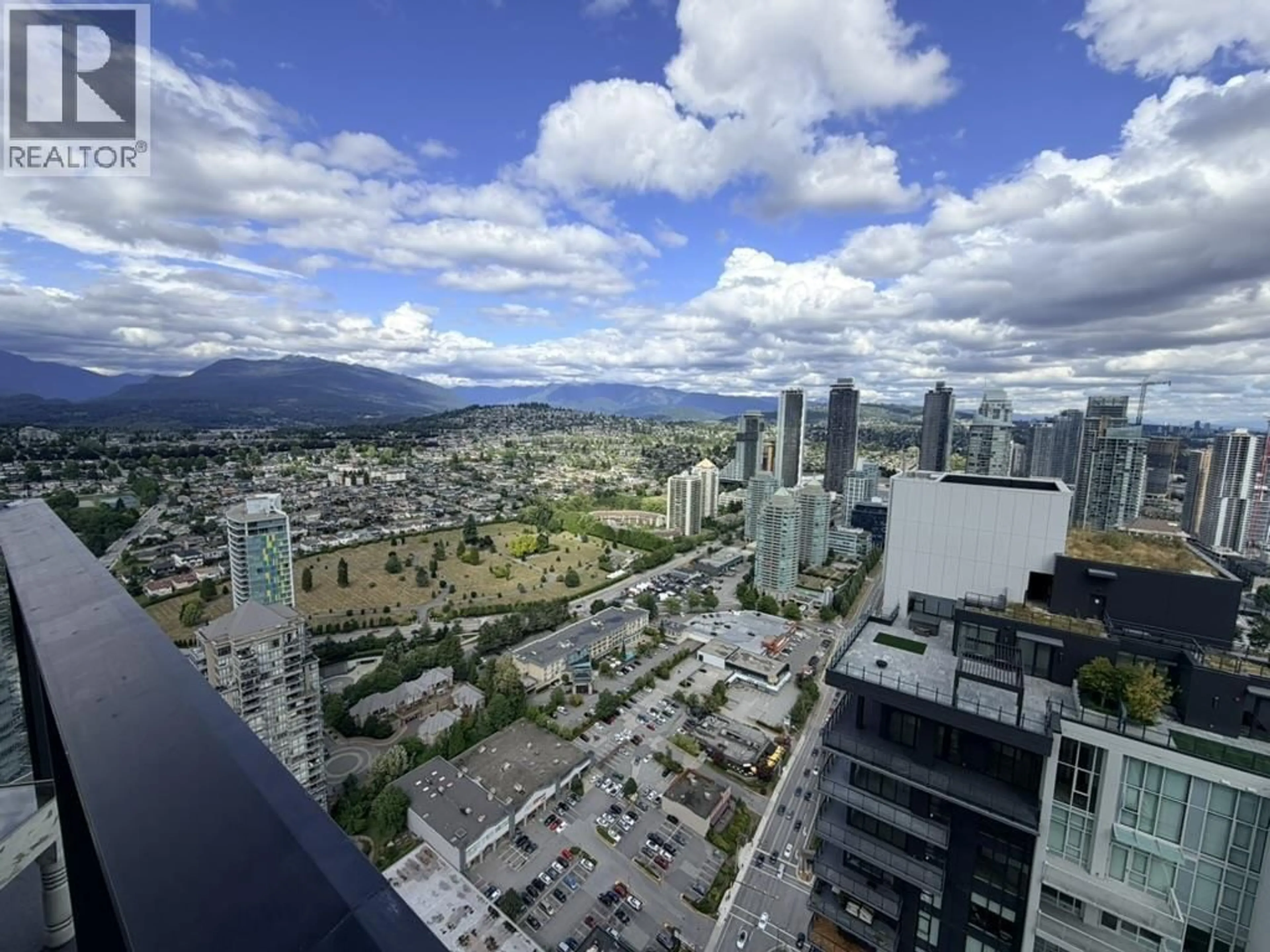 Unknown for 5101 - 2108 GILMORE AVENUE, Burnaby British Columbia V5C0N8