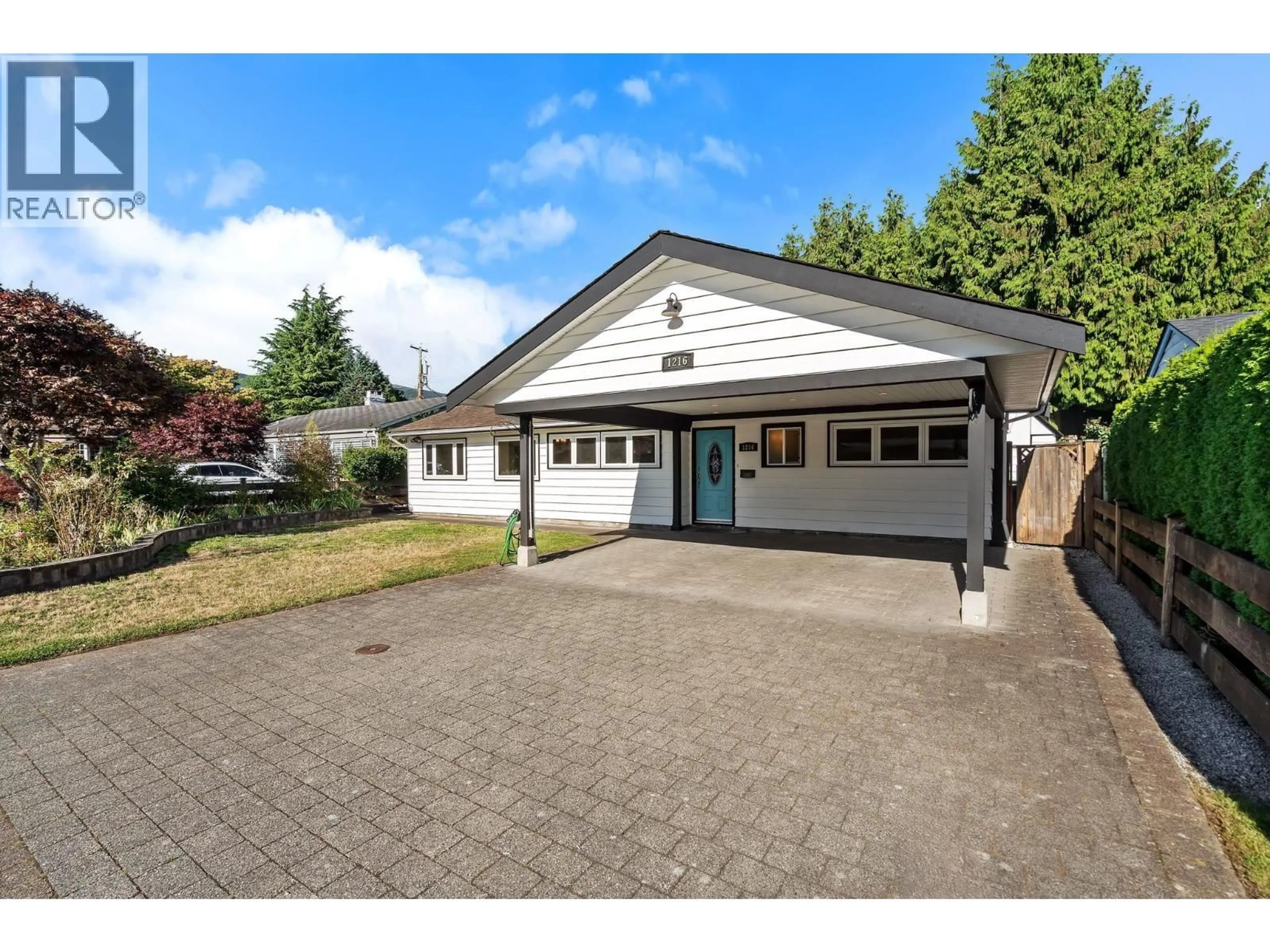 Unknown for 1216 PINEWOOD CRESCENT, North Vancouver British Columbia V7P1E9