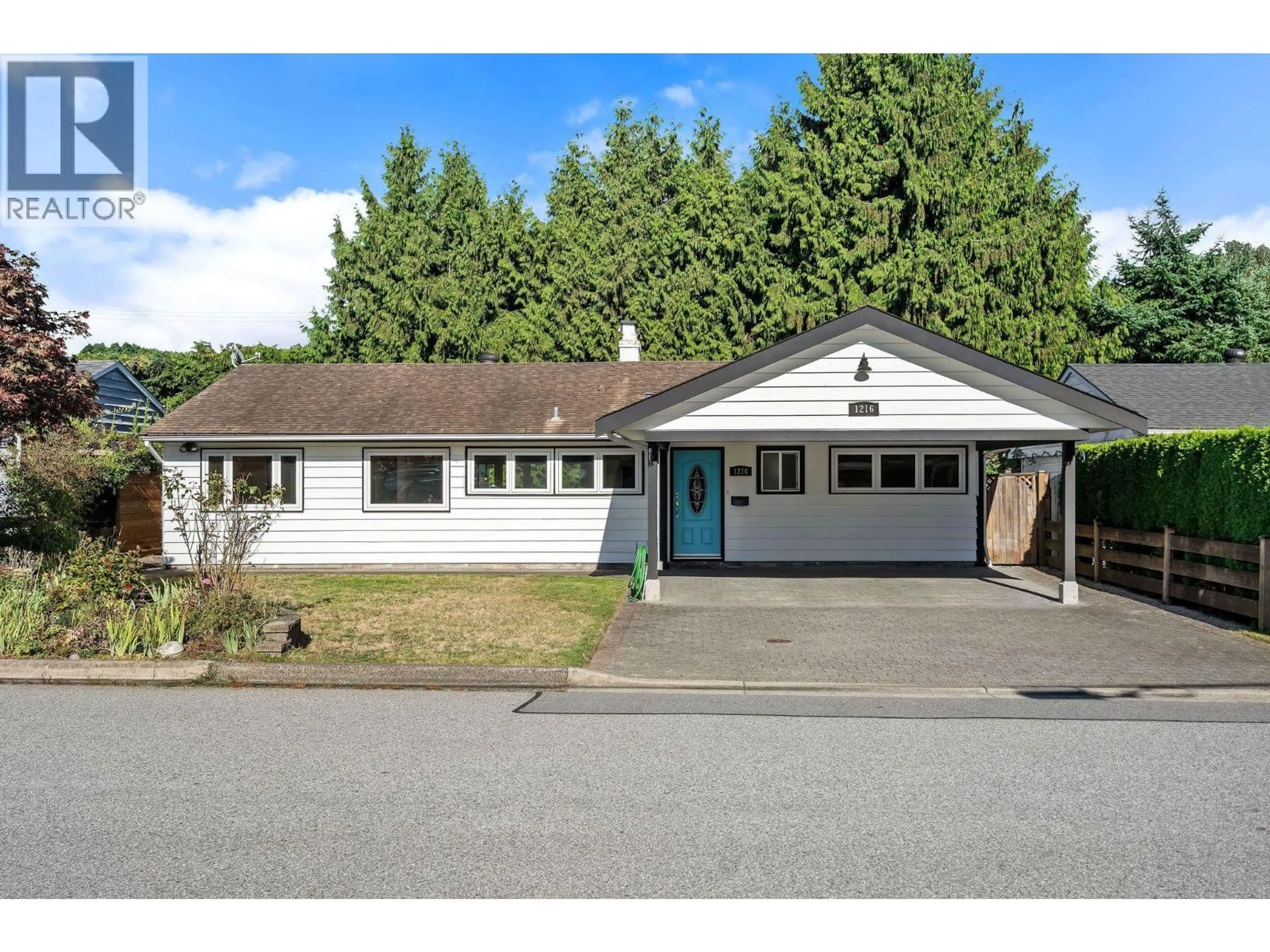 Home with vinyl exterior material, street for 1216 PINEWOOD CRESCENT, North Vancouver British Columbia V7P1E9