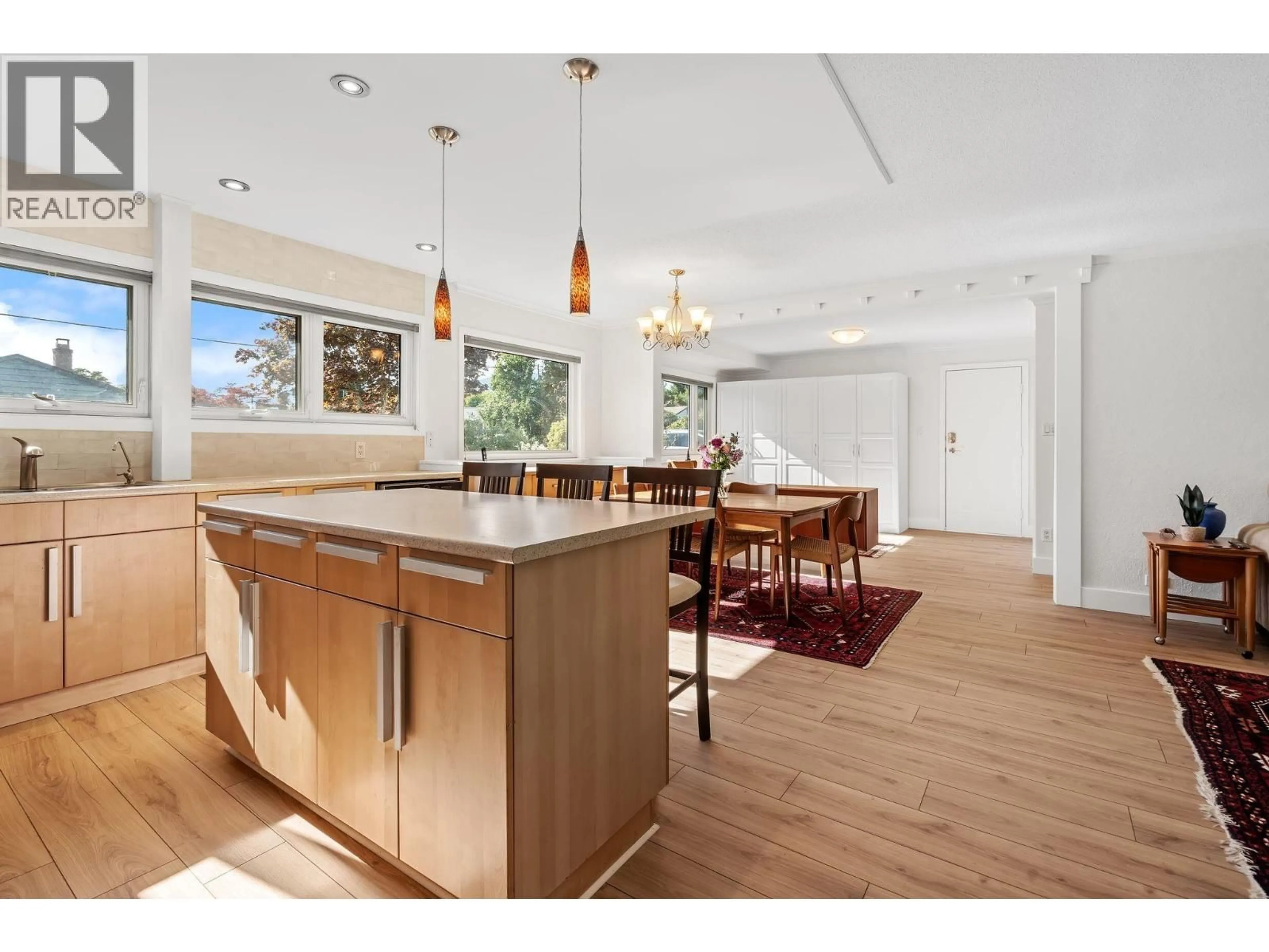 Open concept kitchen, unknown for 1216 PINEWOOD CRESCENT, North Vancouver British Columbia V7P1E9
