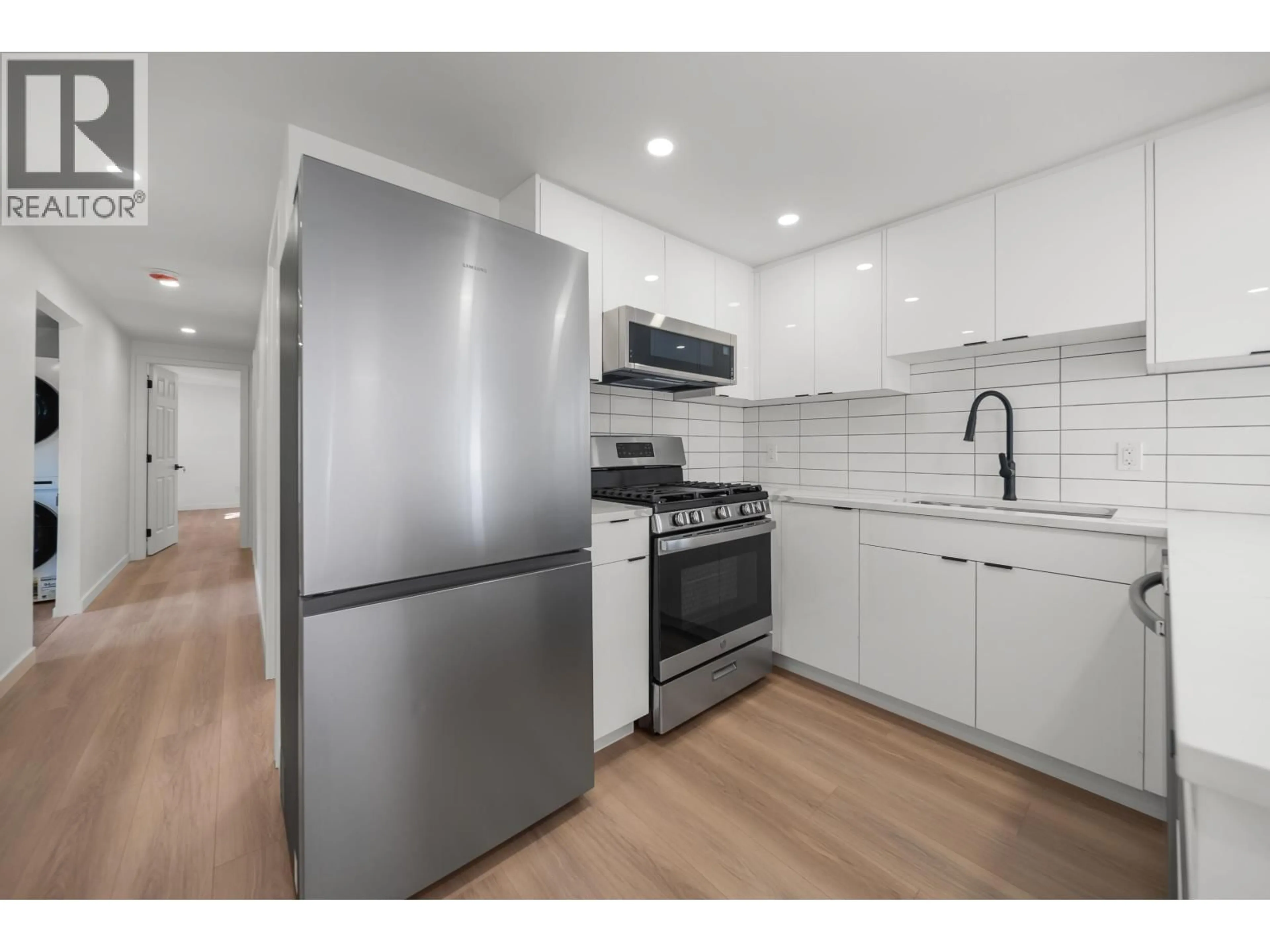 Standard kitchen, unknown for 39 - 21163 LOUGHEED HIGHWAY, Maple Ridge British Columbia V2X2R4