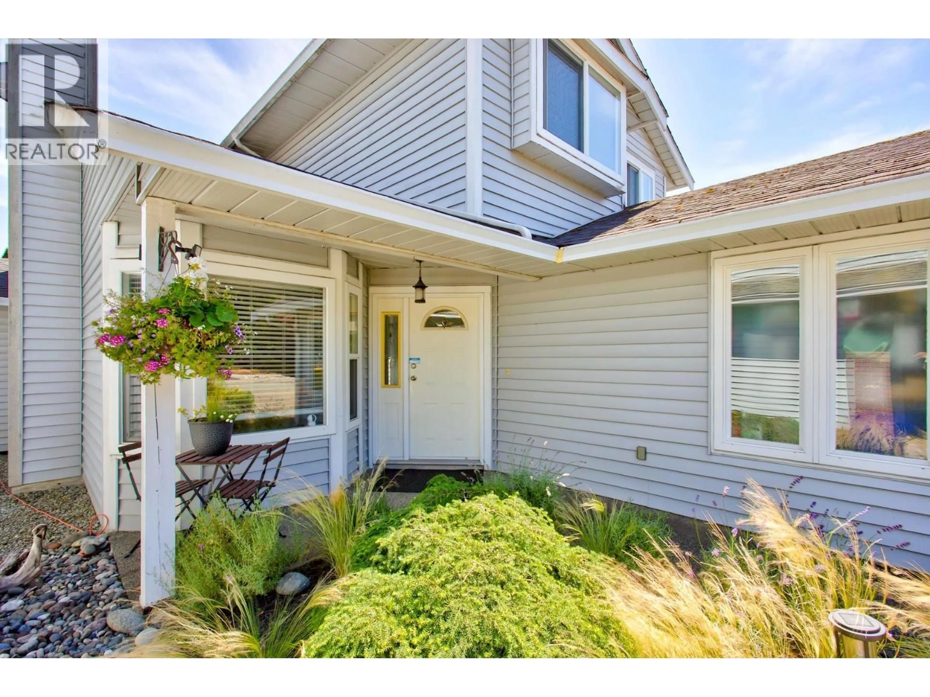 Home with vinyl exterior material, street for 2734 WESTLAKE DRIVE, Coquitlam British Columbia V3C5J7