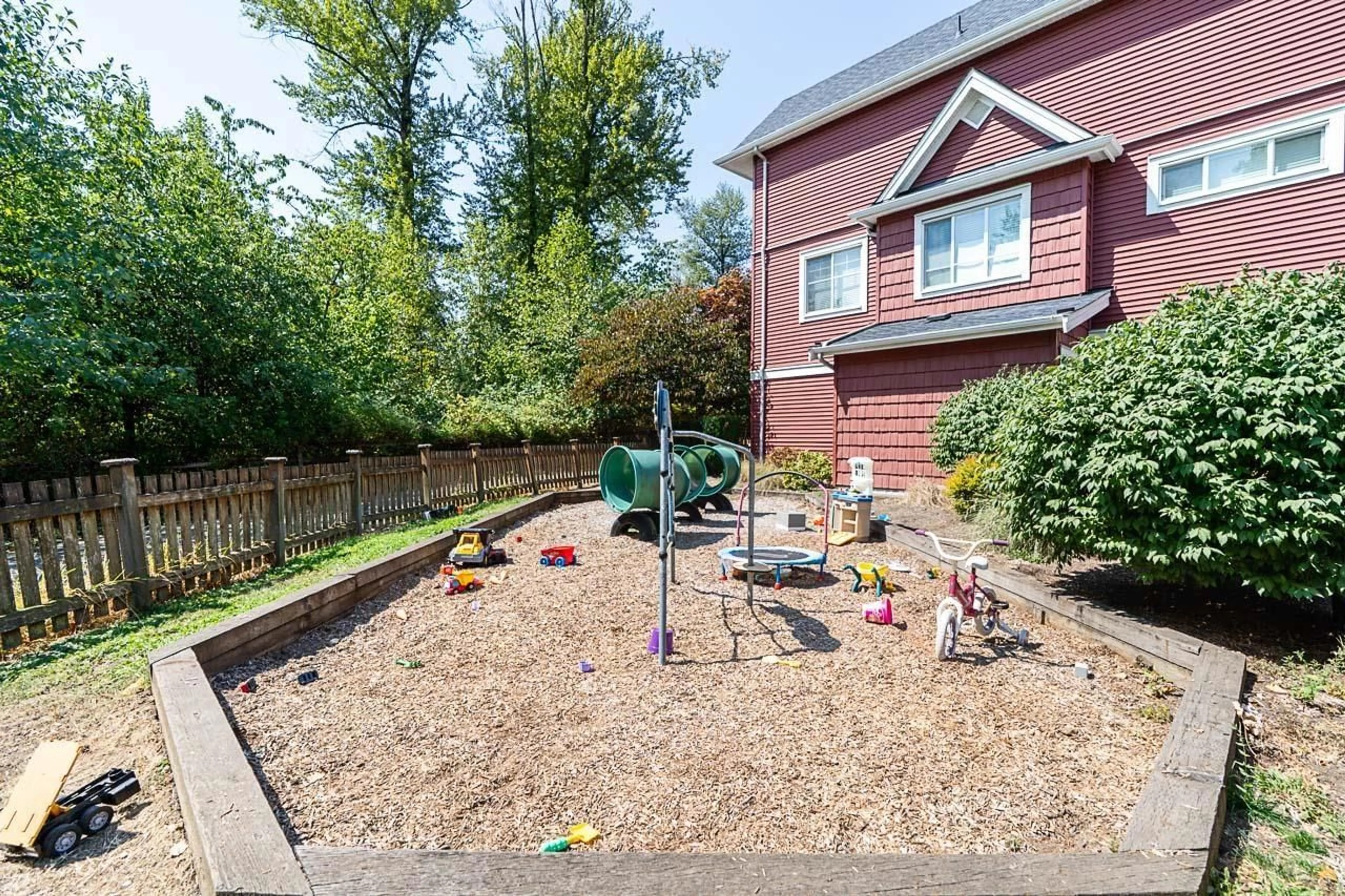 Patio, street for 54 - 19128 65 AVENUE, Surrey British Columbia V4N6P2