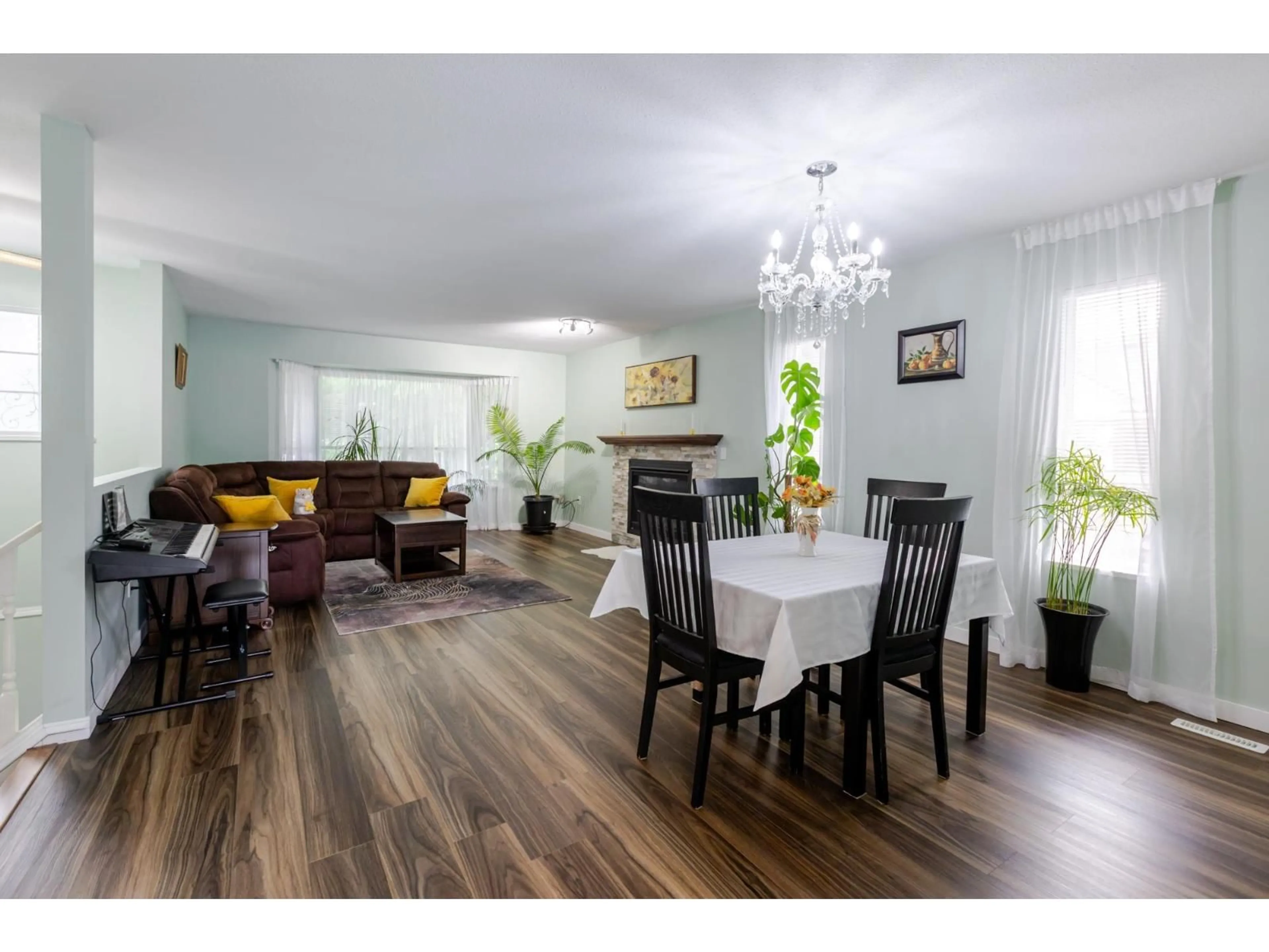 Dining room, wood/laminate floor for 21073 93 AVENUE, Langley British Columbia V1M2B3