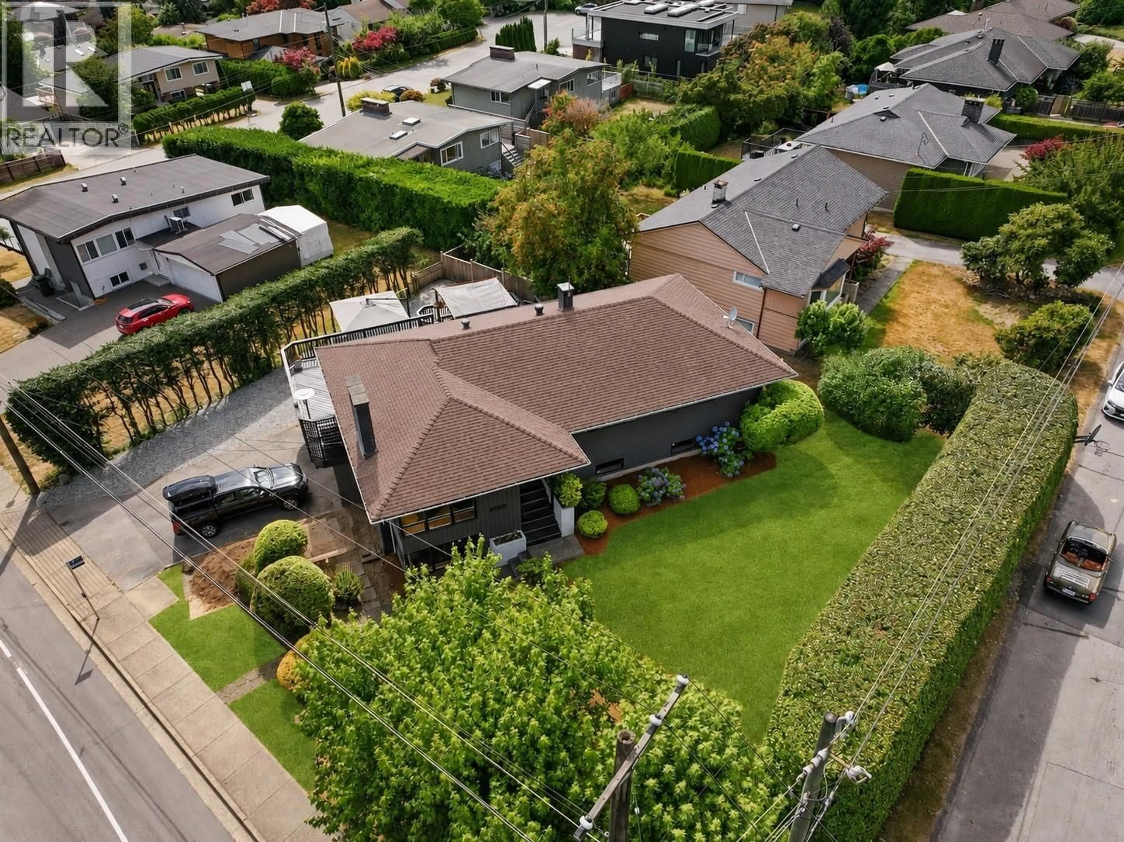A pic from outside/outdoor area/front of a property/back of a property/a pic from drone, street for 3883 DELBROOK AVENUE, North Vancouver British Columbia V7N3Z7