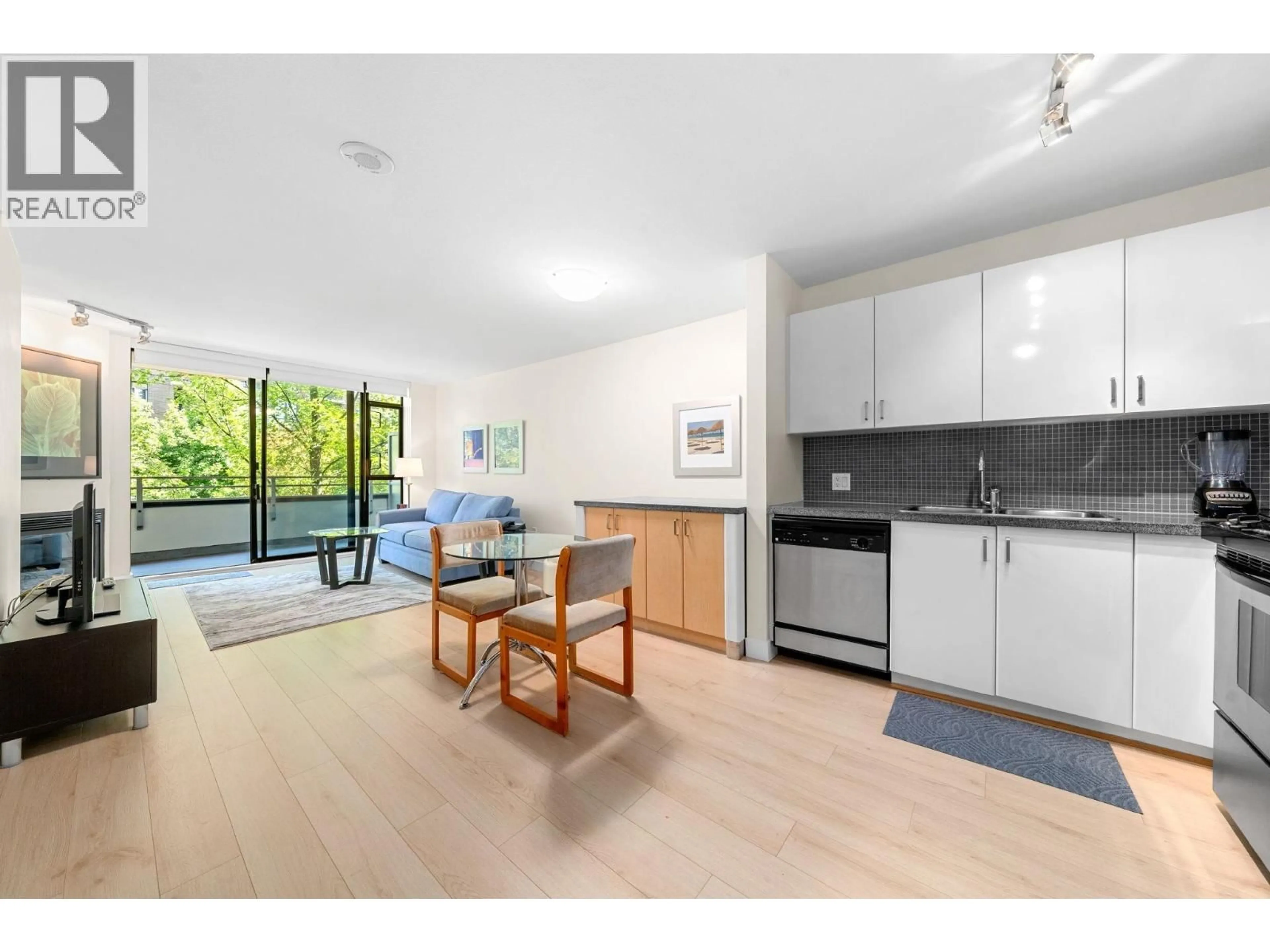 Unknown for 305 - 175 1ST STREET, North Vancouver British Columbia V7M3N9