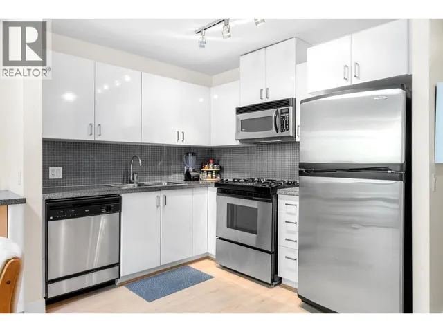 305 - 175 1ST STREET, North Vancouver 3