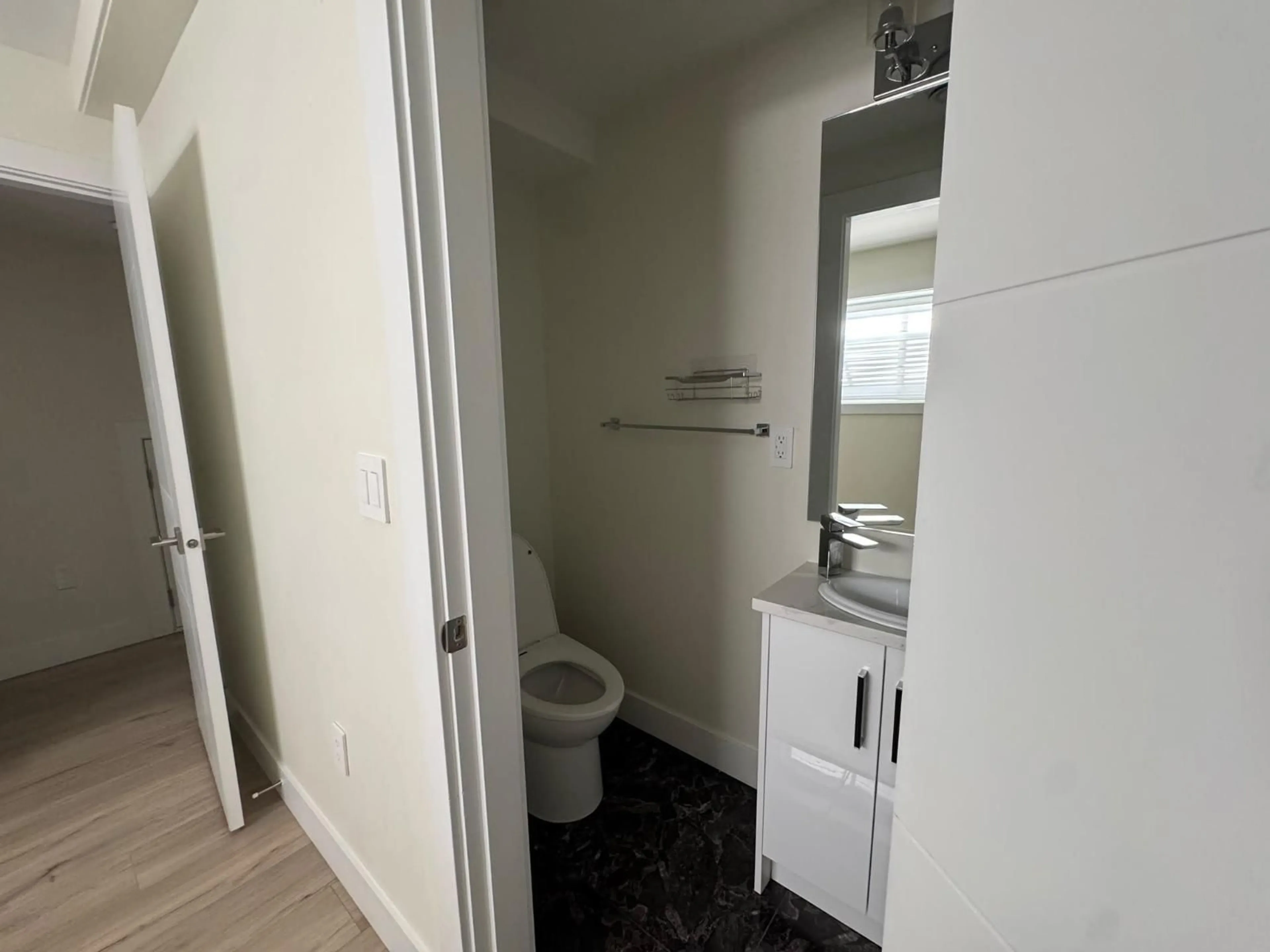A pic of a room for 49 - 9652 162A STREET, Surrey British Columbia V4N2E4