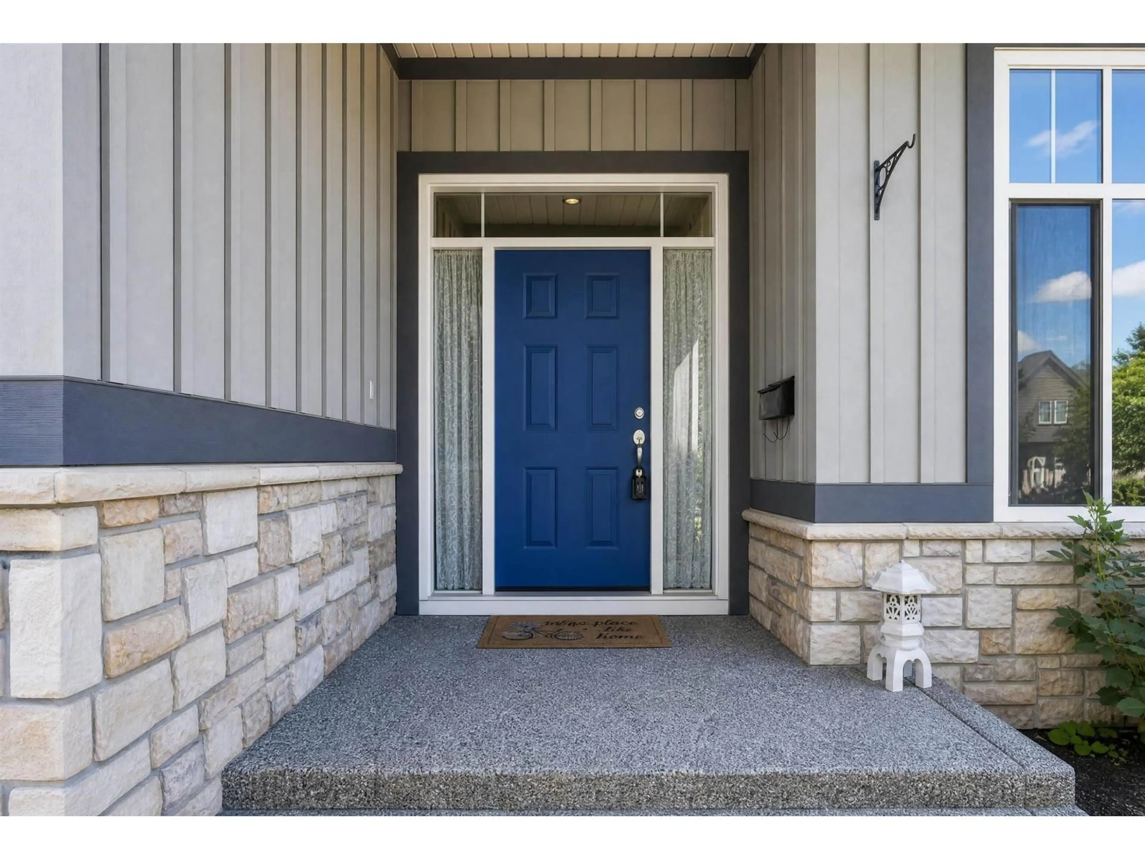 Indoor entryway for 5818 167A STREET, Surrey British Columbia V3S9T2