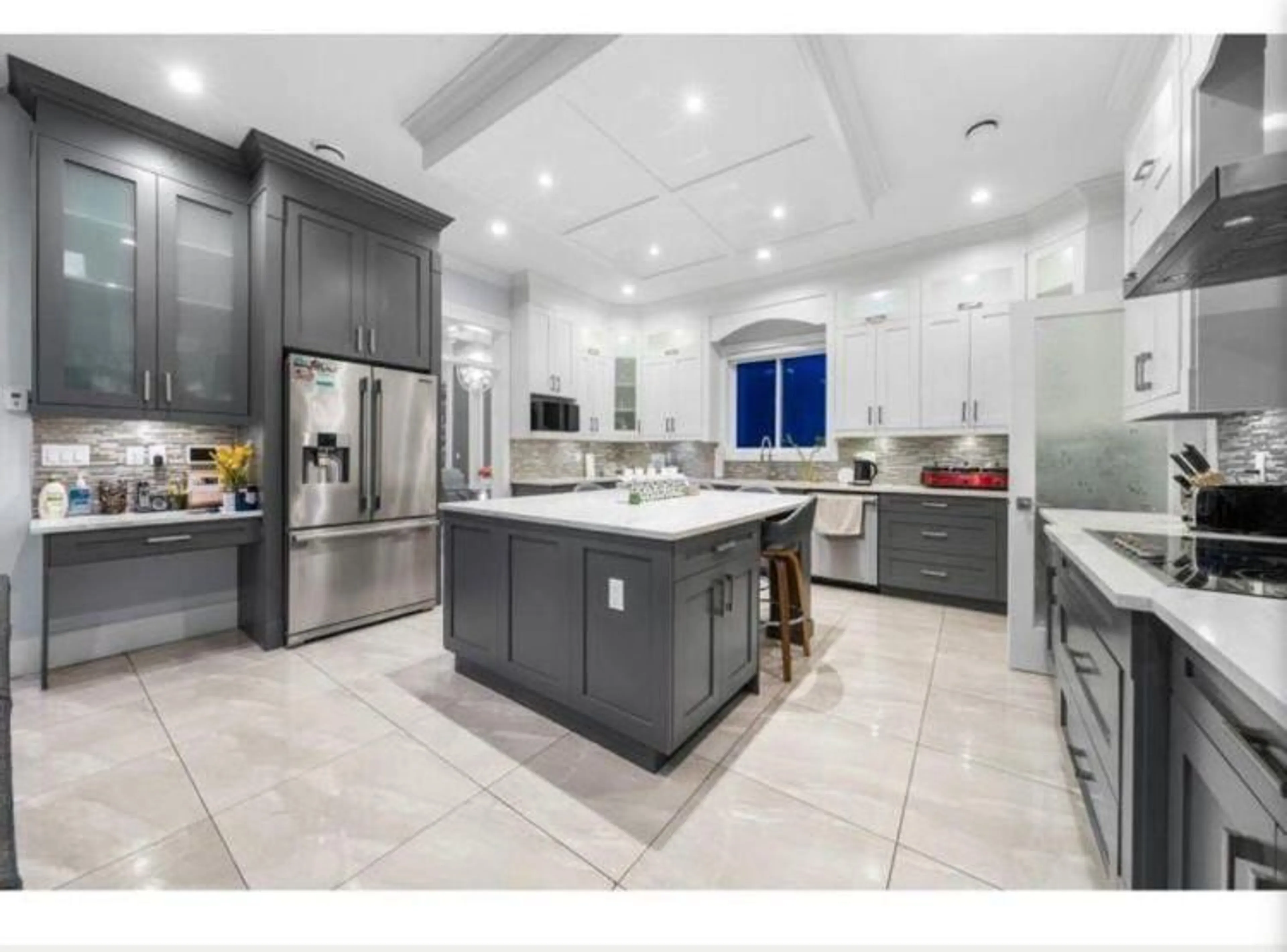 Contemporary kitchen, ceramic/tile floor for 6637 121A STREET, Surrey British Columbia V3W0H8