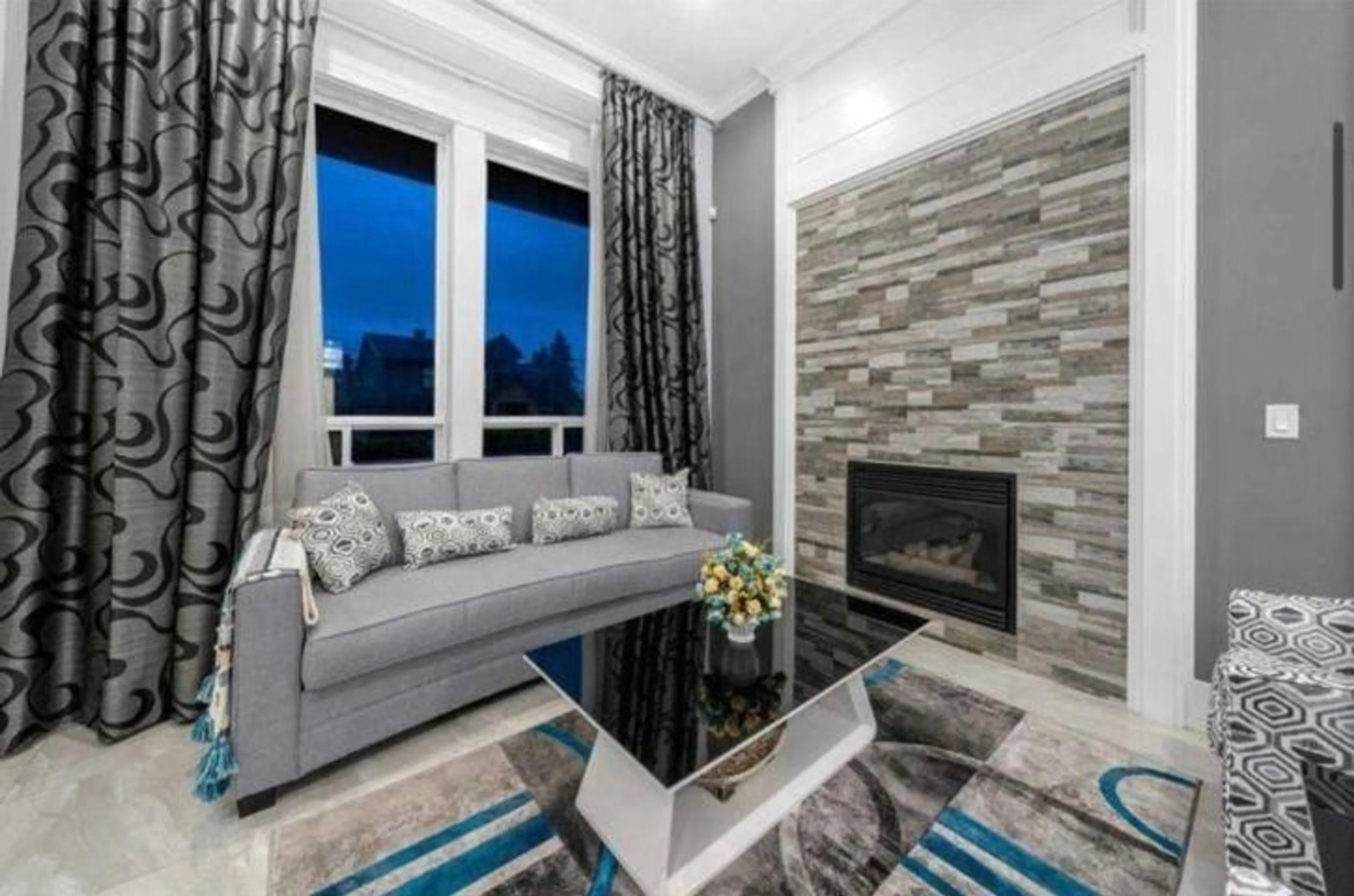 Living room with furniture, unknown for 6637 121A STREET, Surrey British Columbia V3W0H8