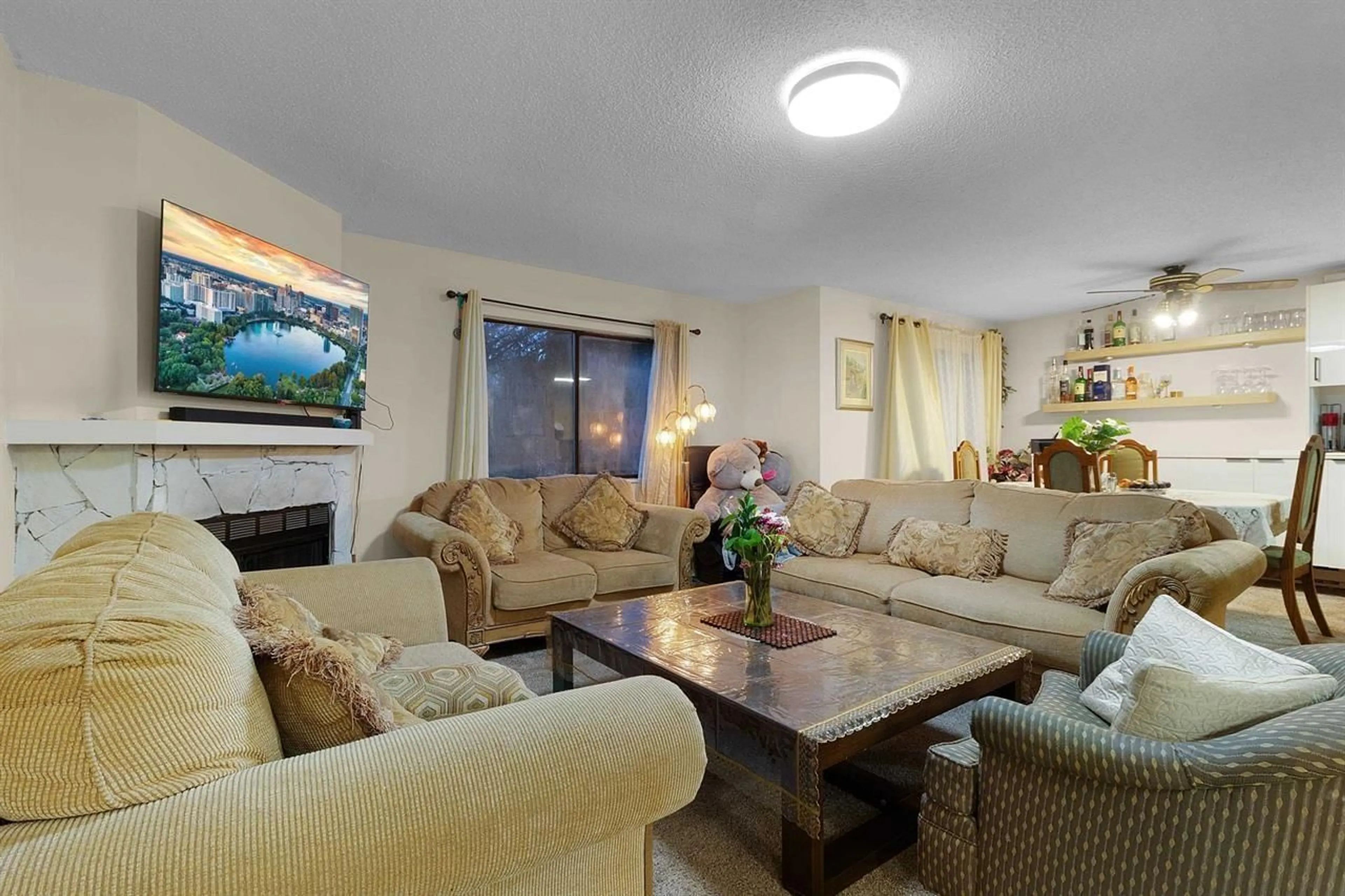 Living room with furniture, unknown for 202 - 7064 133B STREET, Surrey British Columbia V3W7Z2