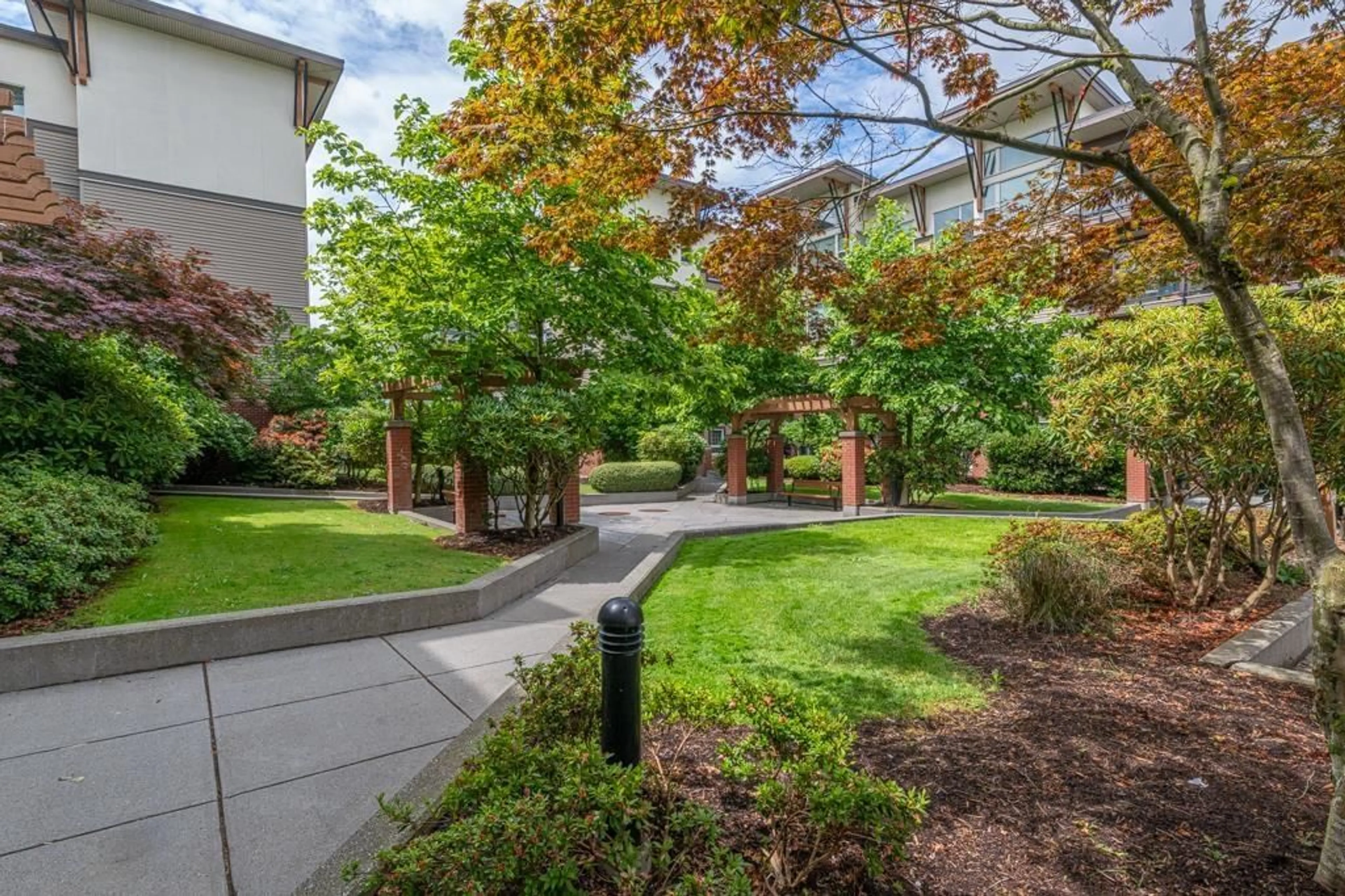 Patio, street for 114 - 33539 HOLLAND AVENUE, Abbotsford British Columbia V2S0C6