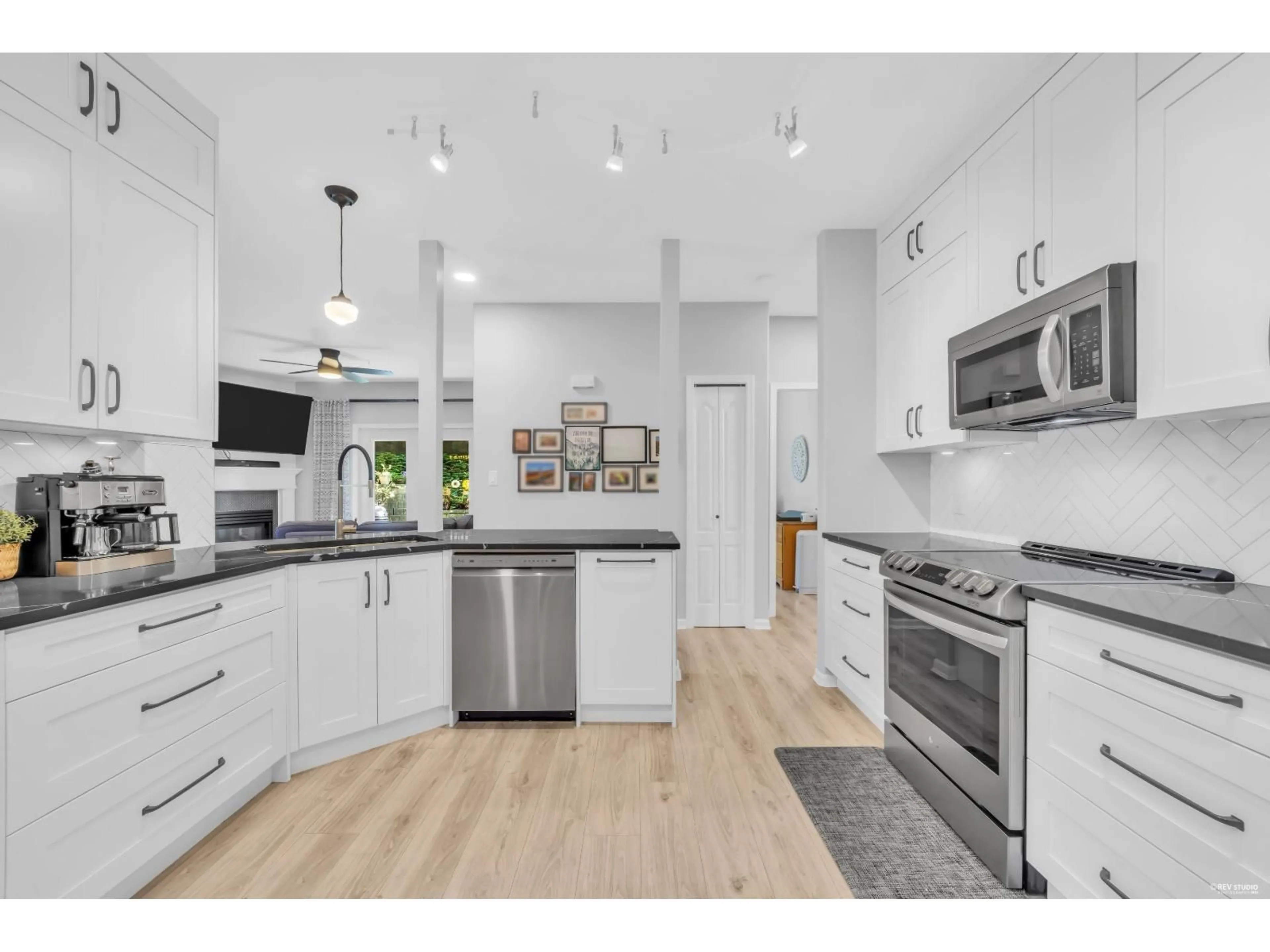 Open concept kitchen, unknown for 1 - 21579 88B AVENUE, Langley British Columbia V1M2X4