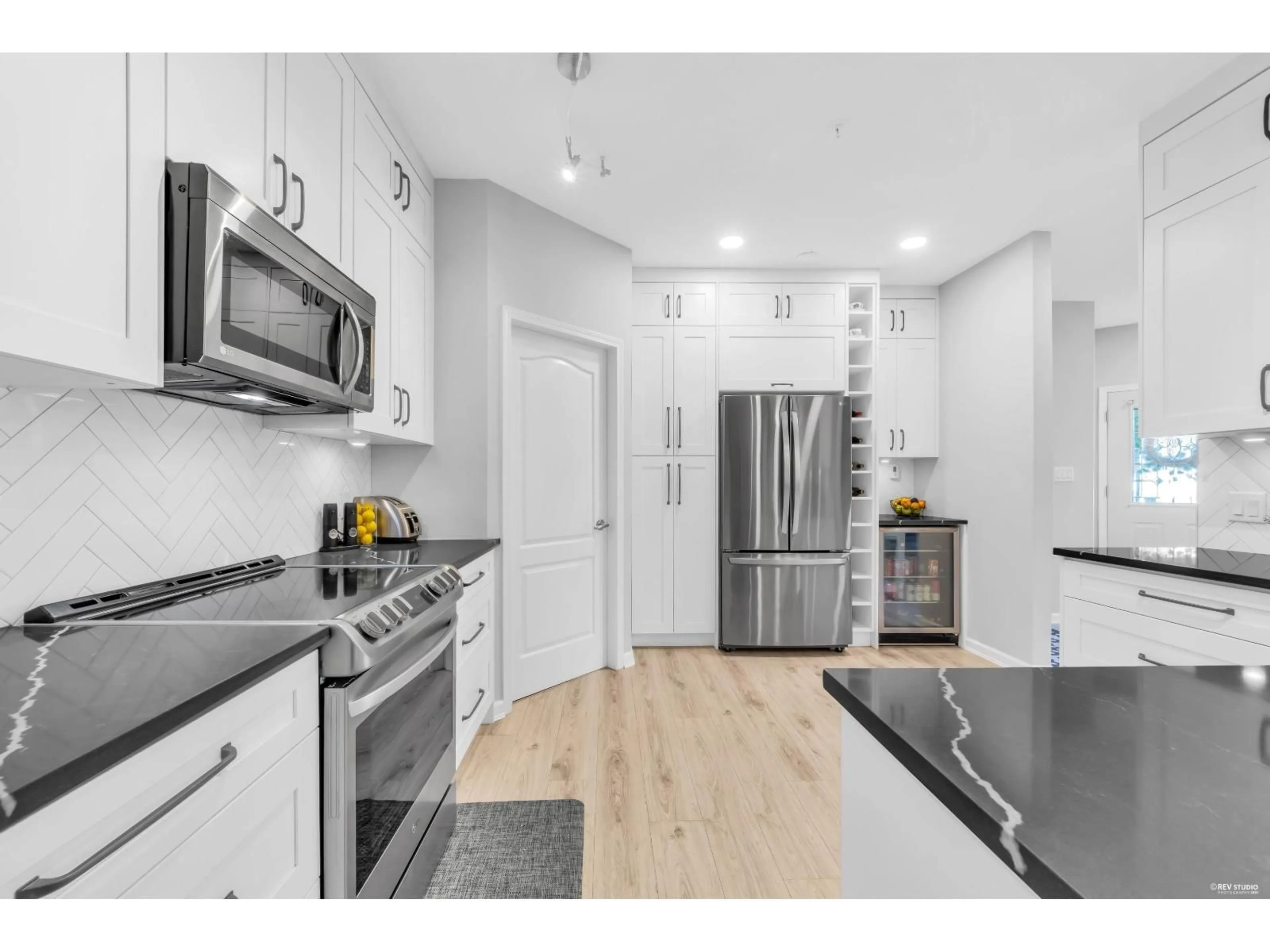 Open concept kitchen, unknown for 1 - 21579 88B AVENUE, Langley British Columbia V1M2X4