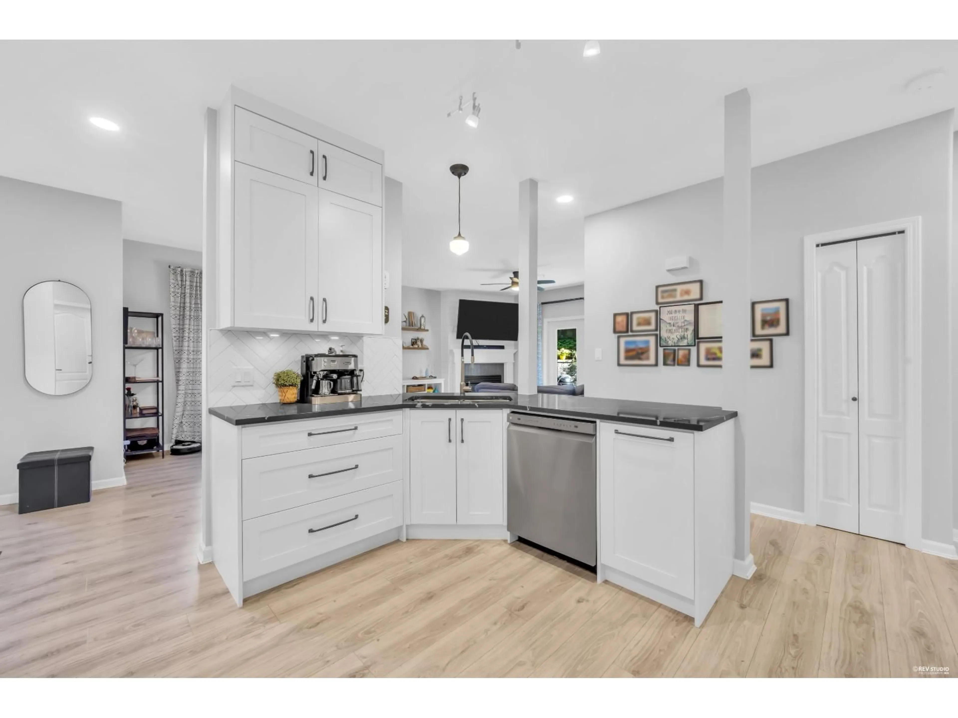 Open concept kitchen, unknown for 1 - 21579 88B AVENUE, Langley British Columbia V1M2X4