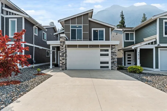 470 FORT STREET, Hope 2