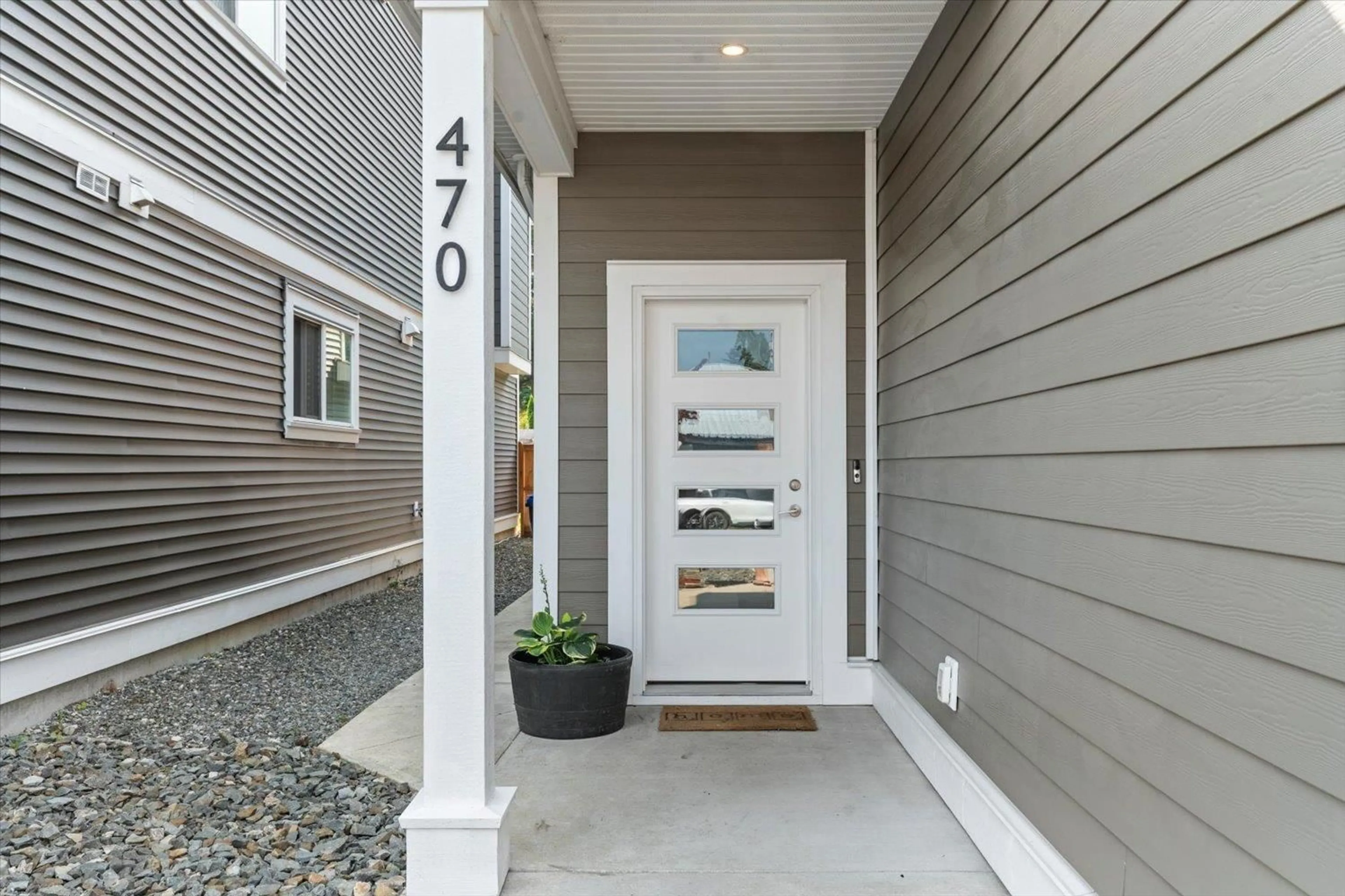 Indoor entryway for 470 FORT STREET, Hope British Columbia V0X1L4