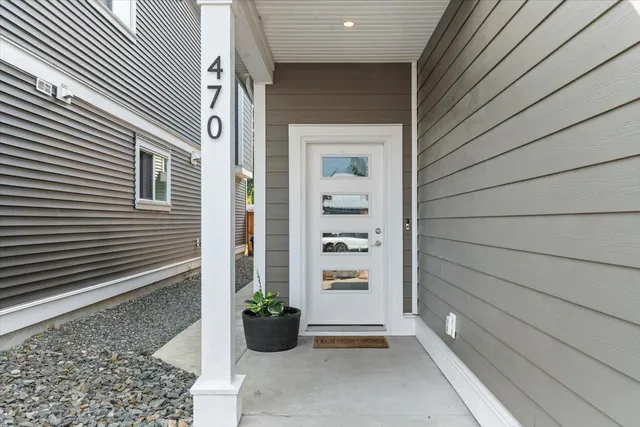 470 FORT STREET, Hope 3