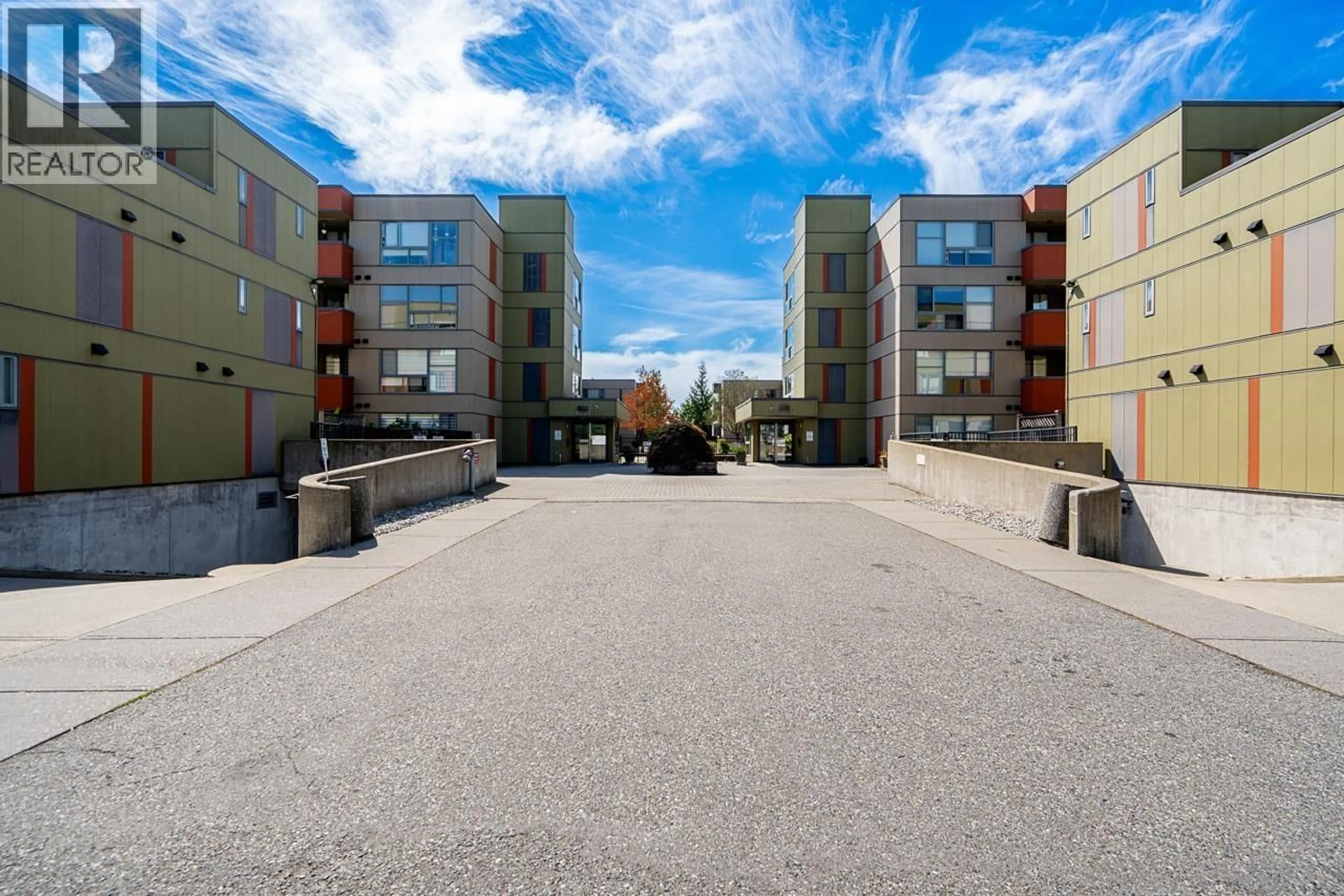 Patio, street for 208 - 12075 228 STREET, Maple Ridge British Columbia V2X6M2