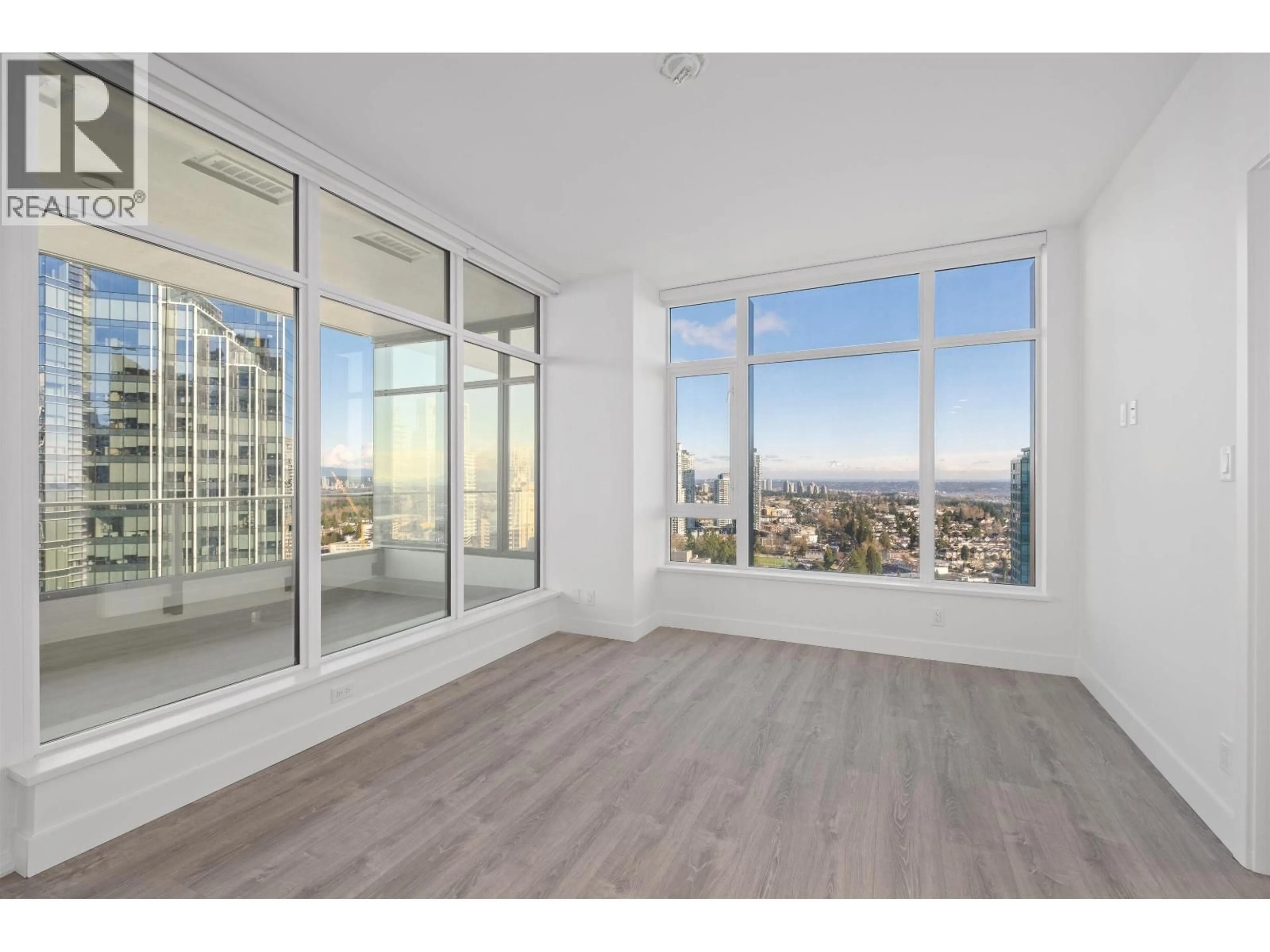 A pic of a room for 1302 - 6511 SUSSEX AVENUE, Burnaby British Columbia V5H0K5