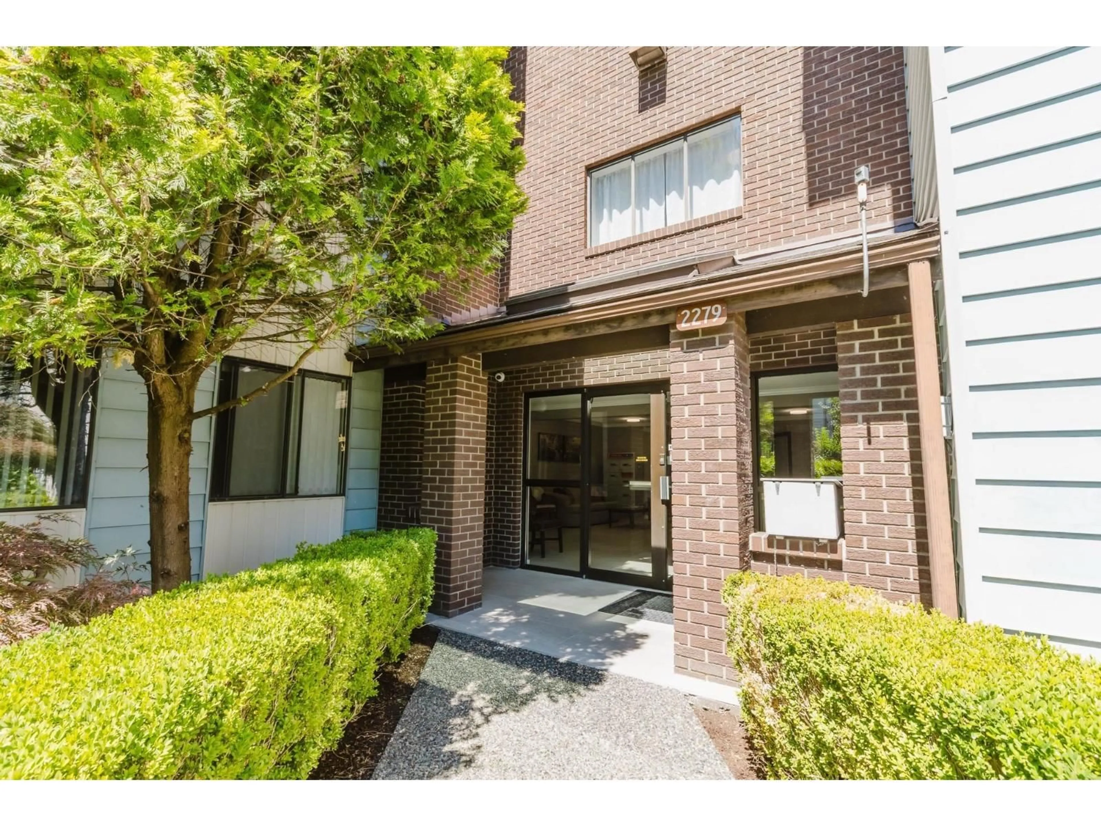 Indoor foyer for 228 - 2279 MCCALLUM ROAD, Abbotsford British Columbia V2S6J1